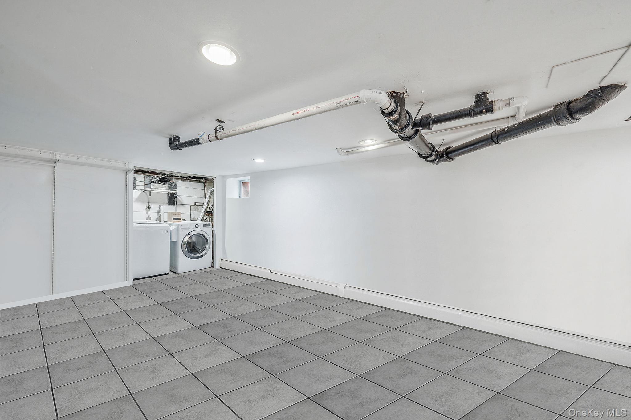 17 Aberdeen Street, Malverne, NY 11565