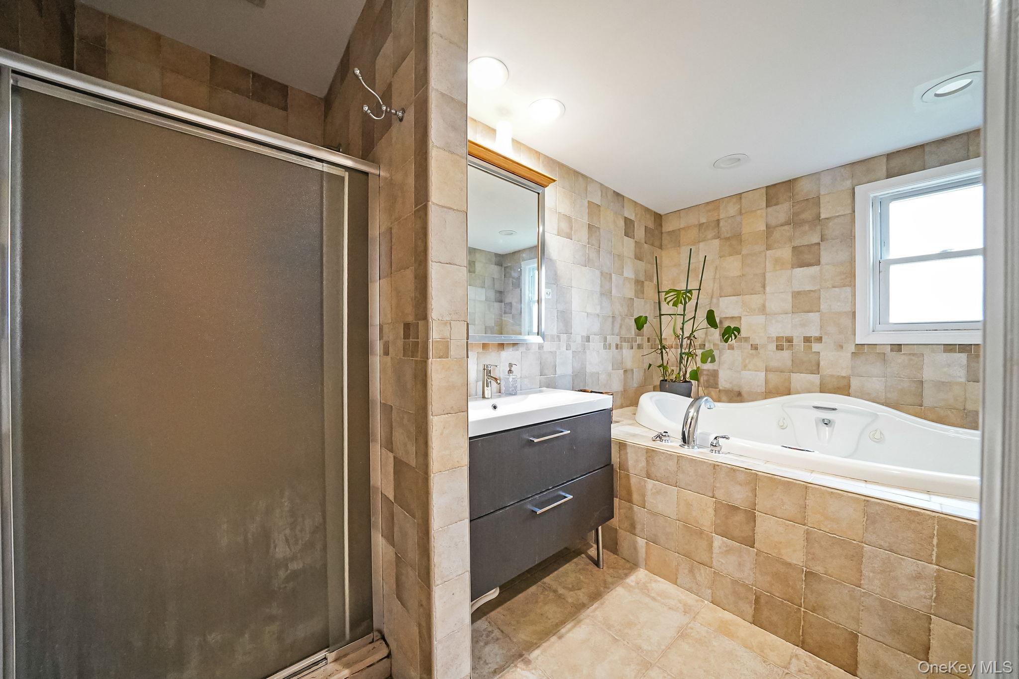 17 Aberdeen Street, Malverne, NY 11565