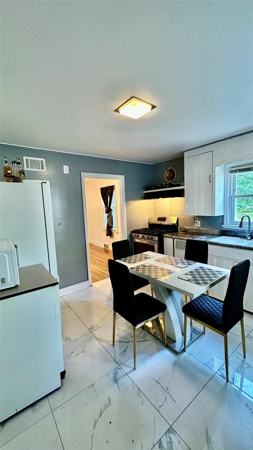 87 Mountain Avenue, Middletown, NY 10940