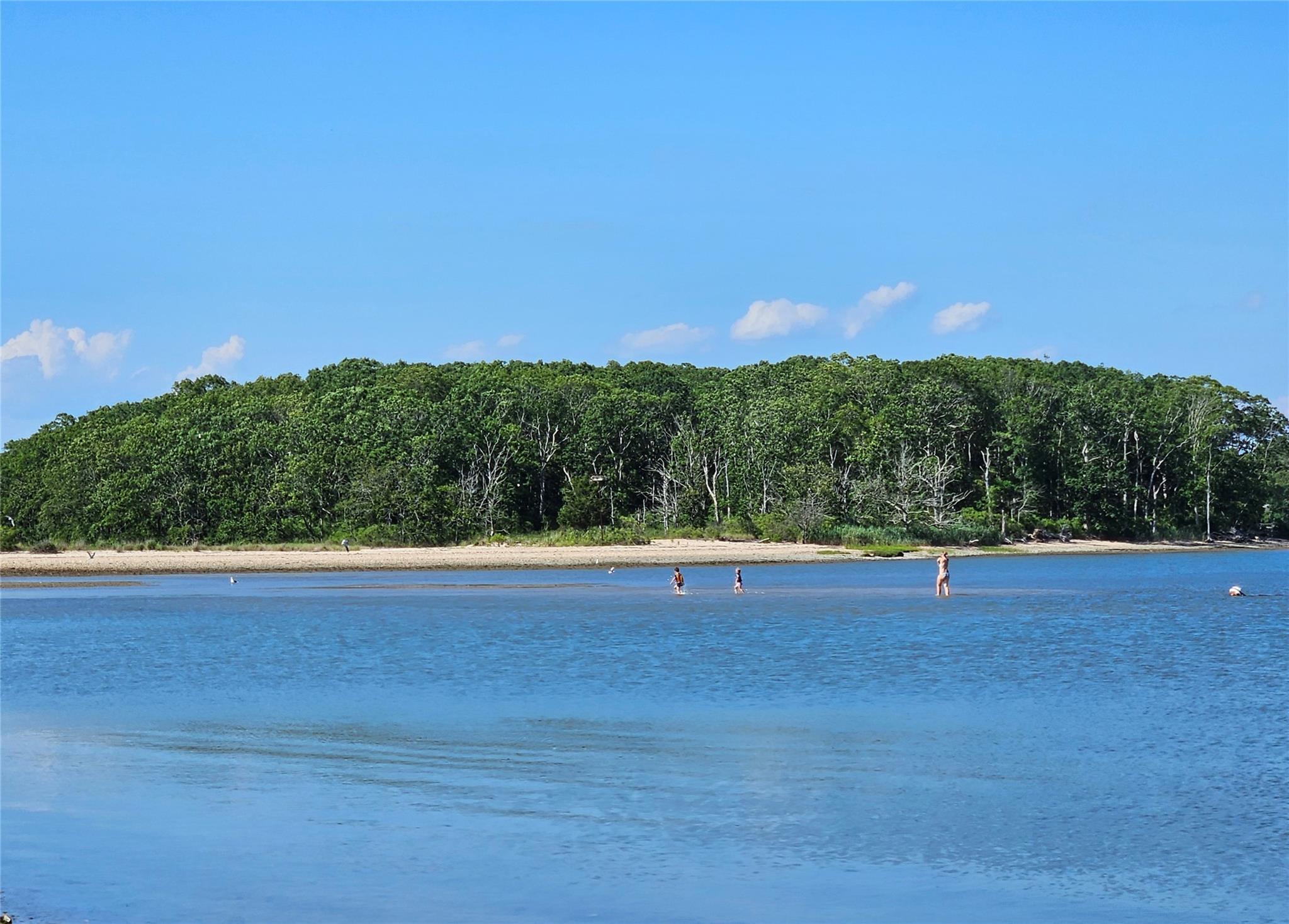 3650 Bay Shore Road, Greenport, NY 11944