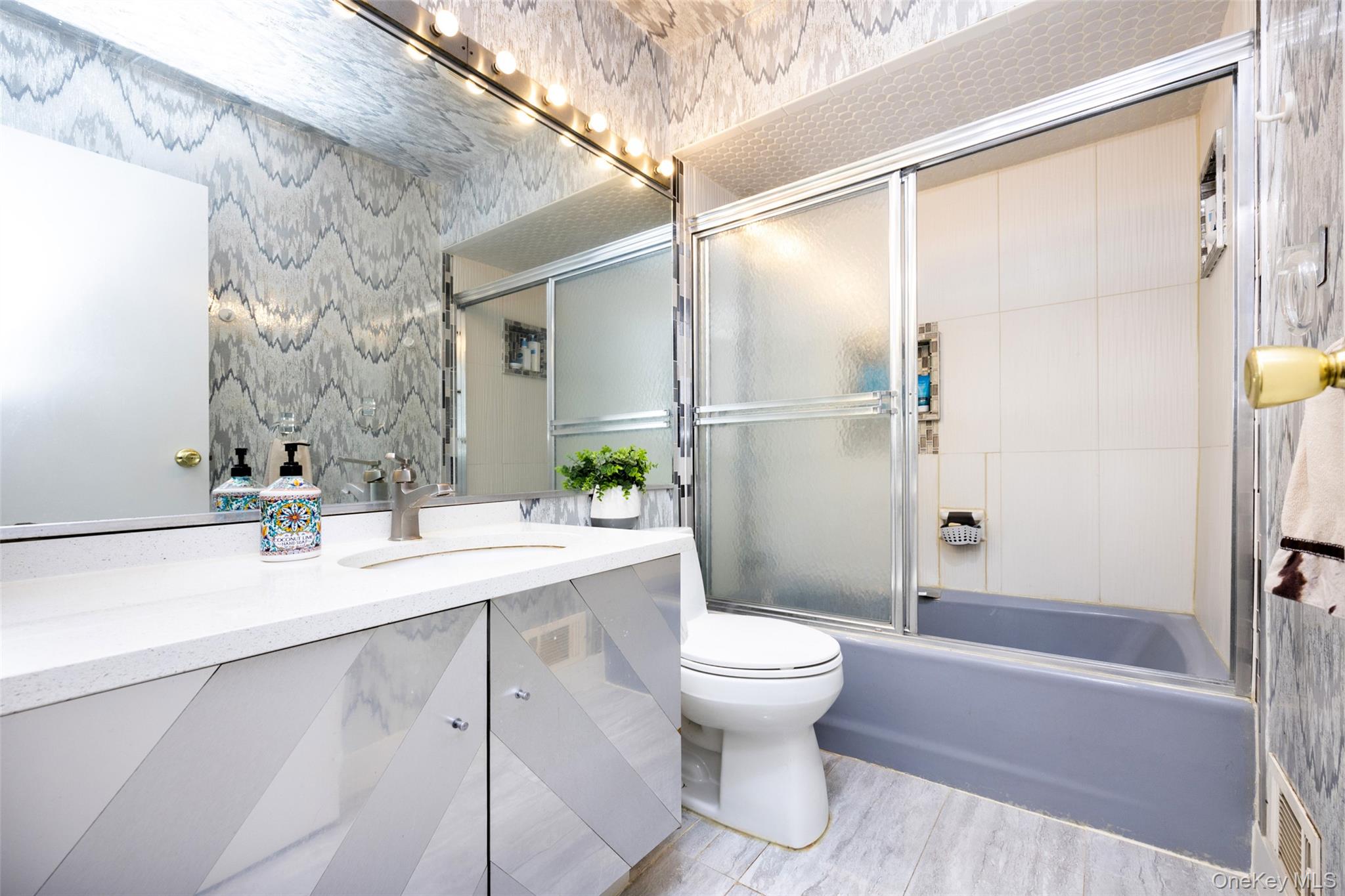 43 Saratoga Drive, Jericho, NY 11753