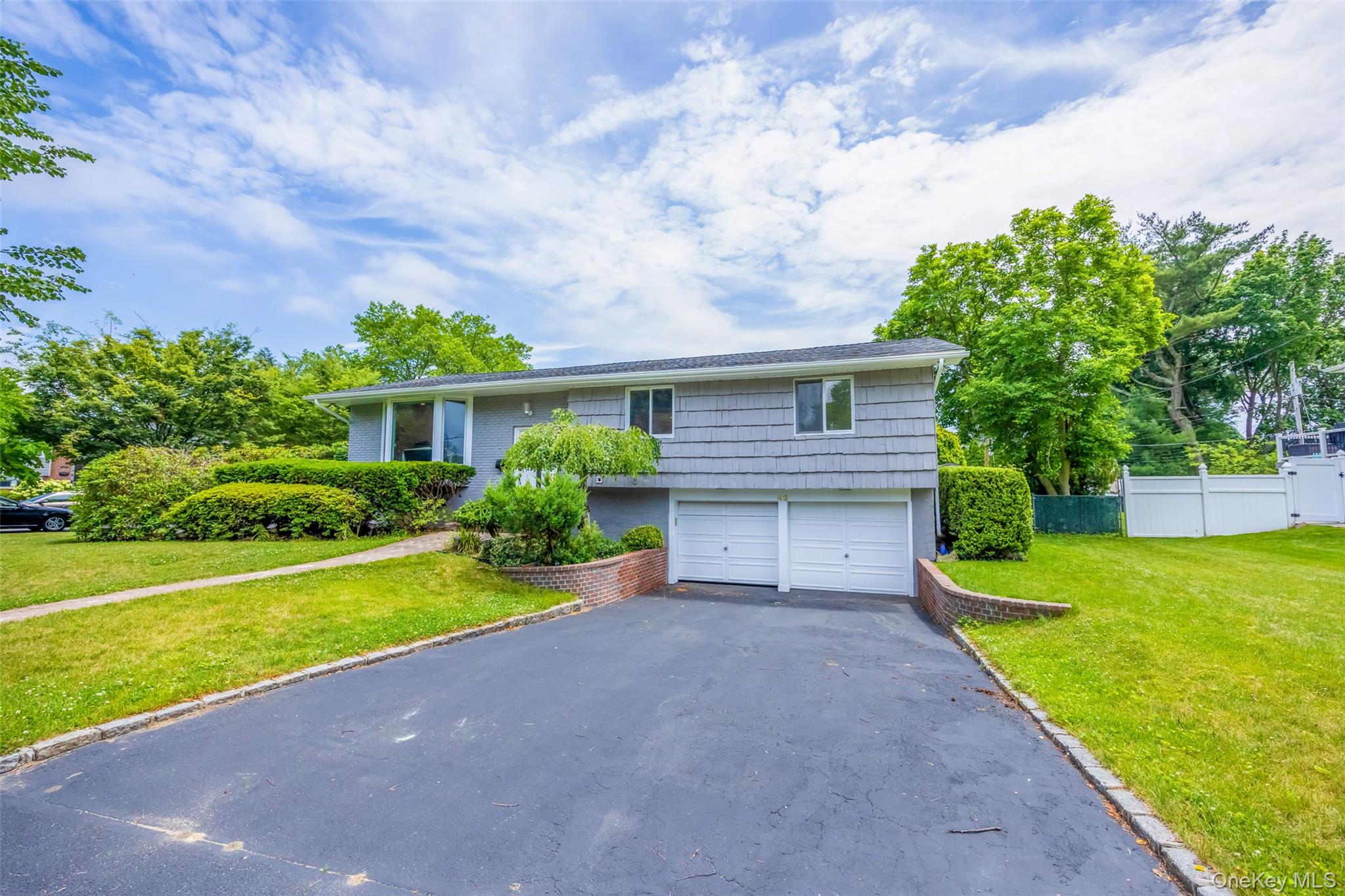 43 Saratoga Drive, Jericho, NY 11753