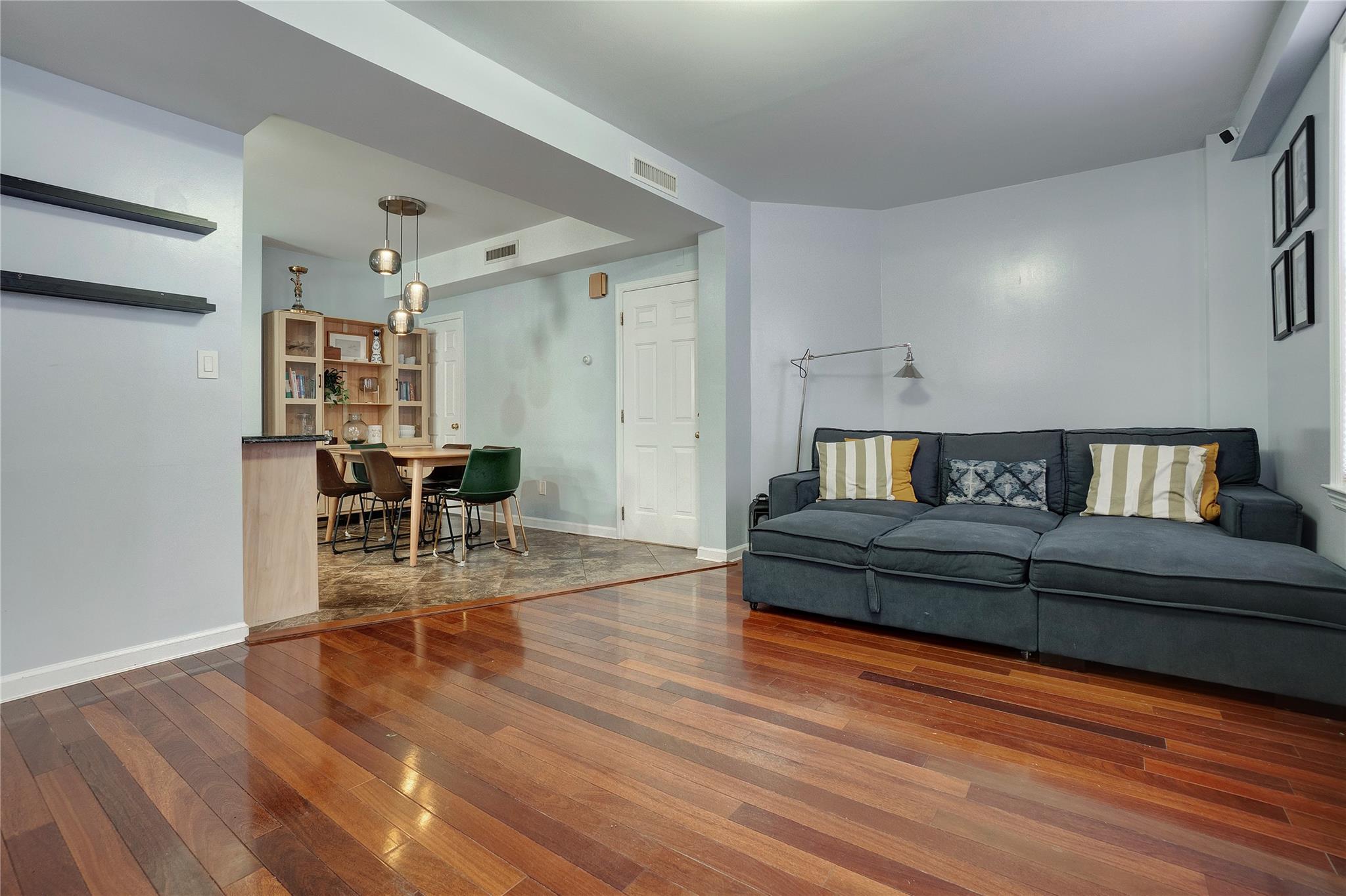 212 Beach 118th Street, Rockaway Park, NY 11694