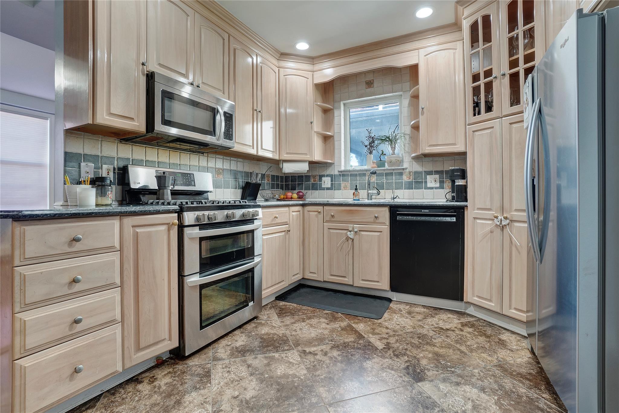 212 Beach 118th Street, Rockaway Park, NY 11694