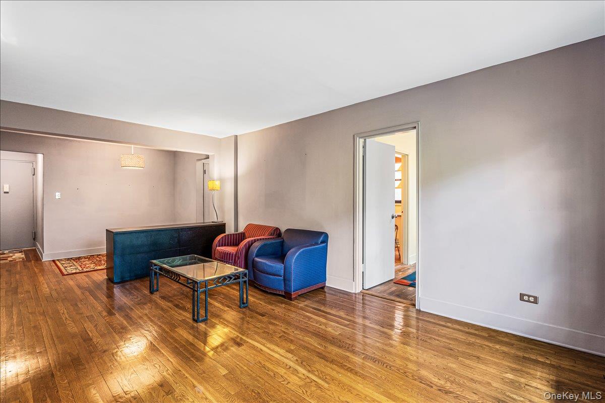 139-15 83 Avenue # 520, Briarwood, NY 11435