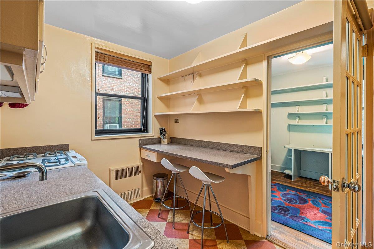 139-15 83 Avenue # 520, Briarwood, NY 11435