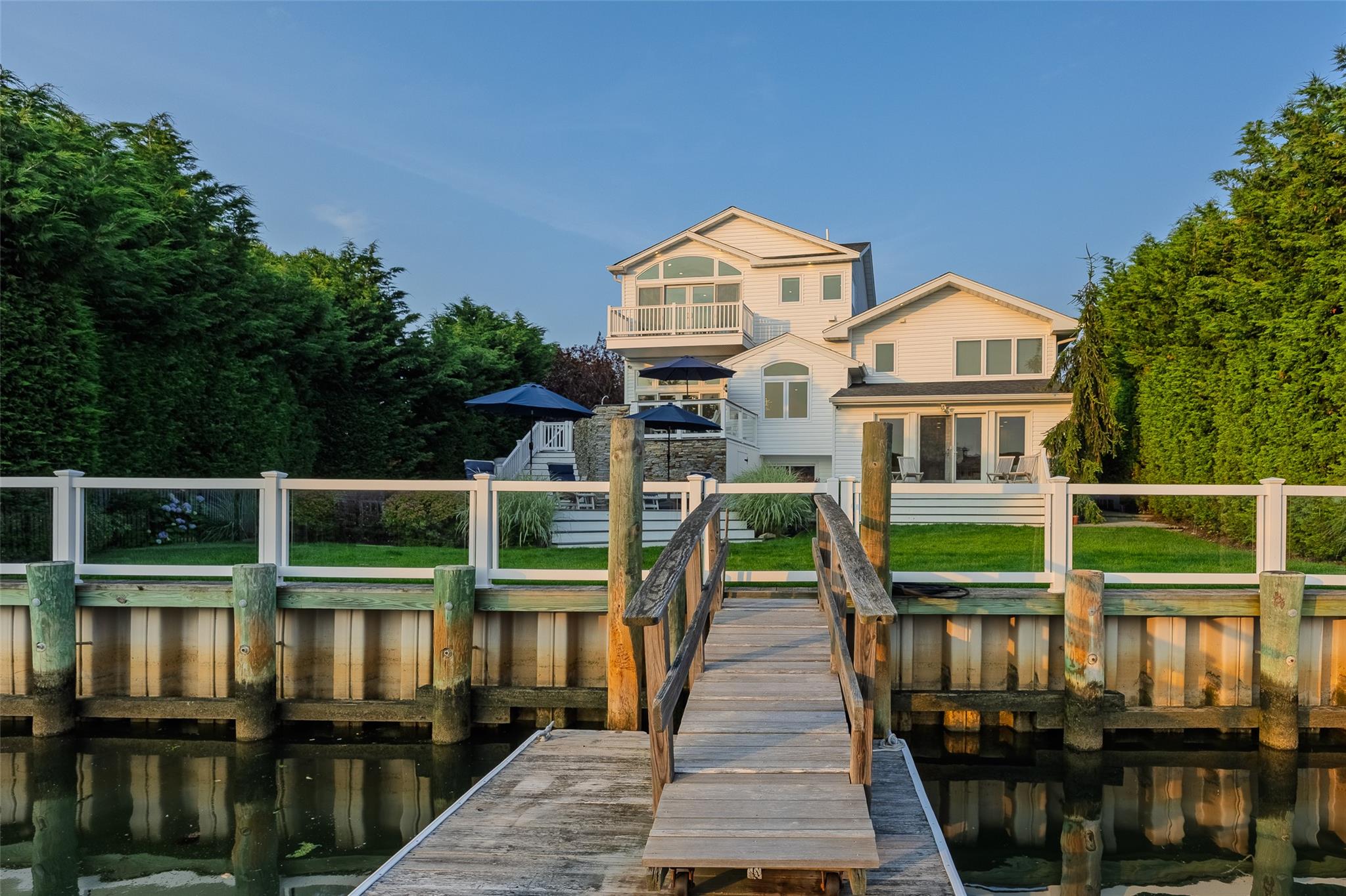 2904 Harbor Road, Merrick, NY 11566