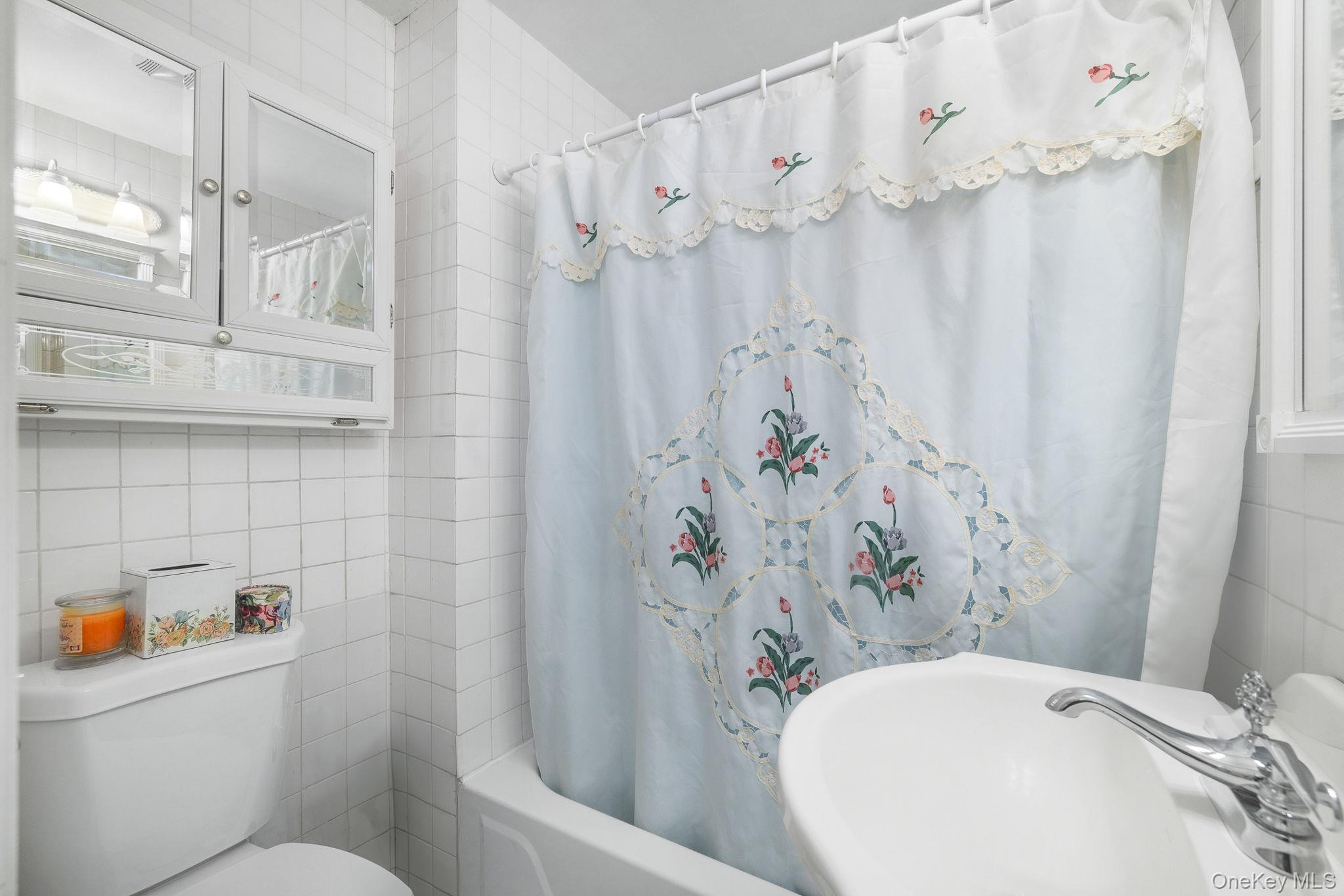 74 Lake Road, Valley Cottage, NY 10989