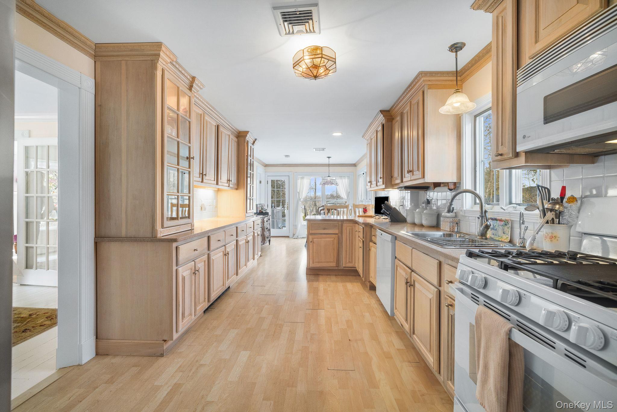 74 Lake Road, Valley Cottage, NY 10989