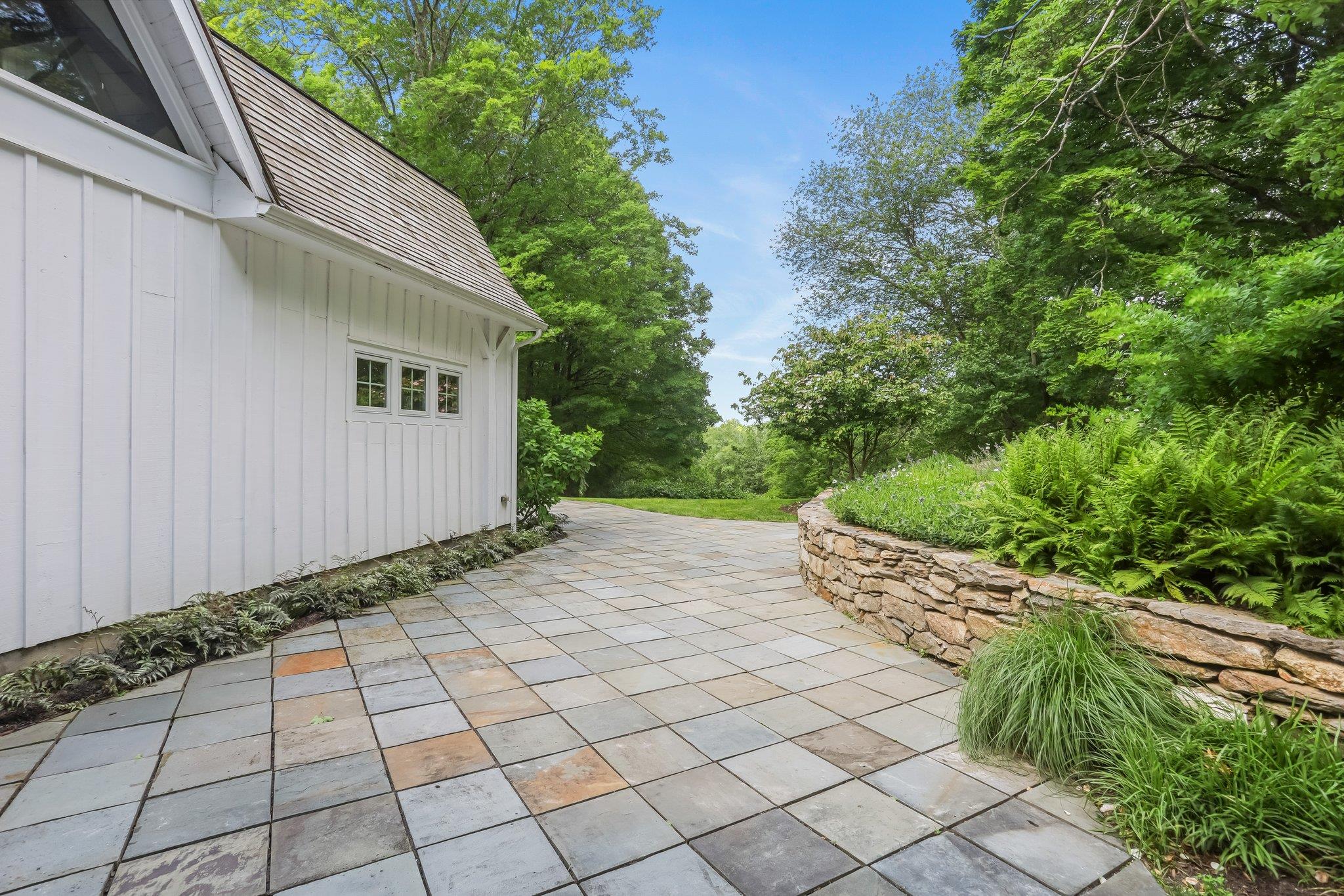 382 Long Ridge Road, Pound Ridge, NY 10576