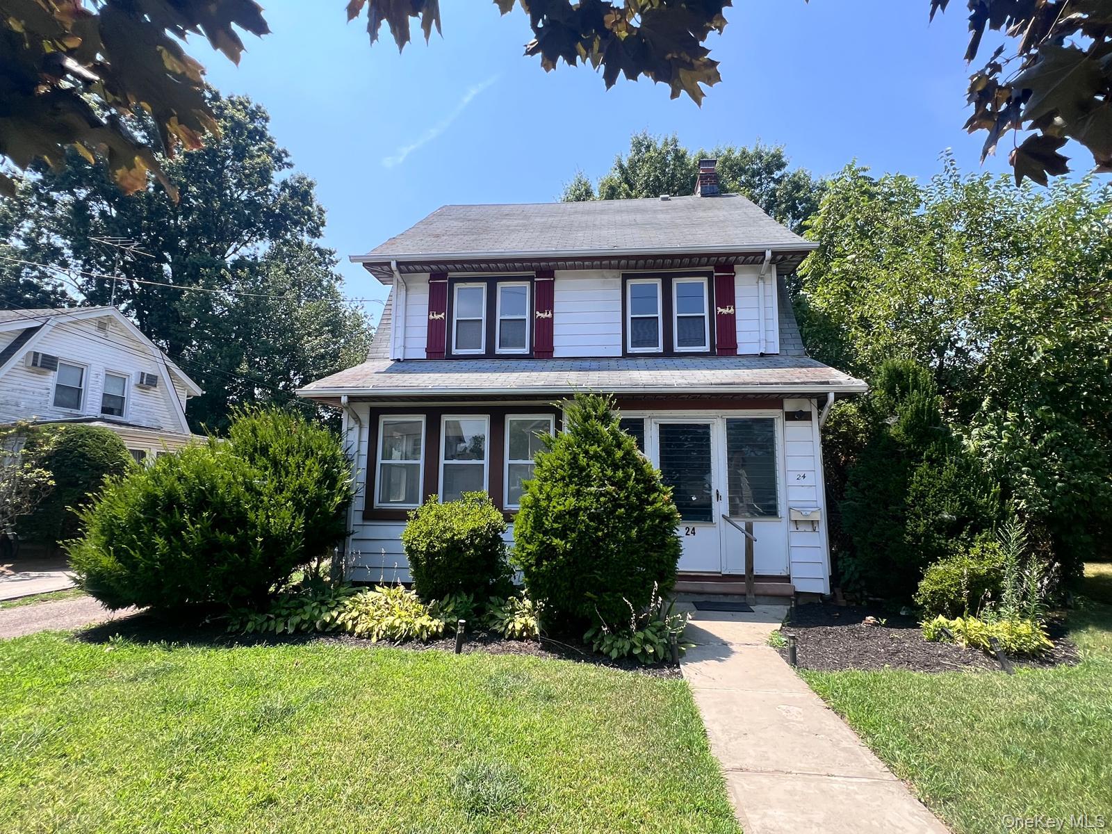 24 Parsons Drive, Hempstead, NY 11550