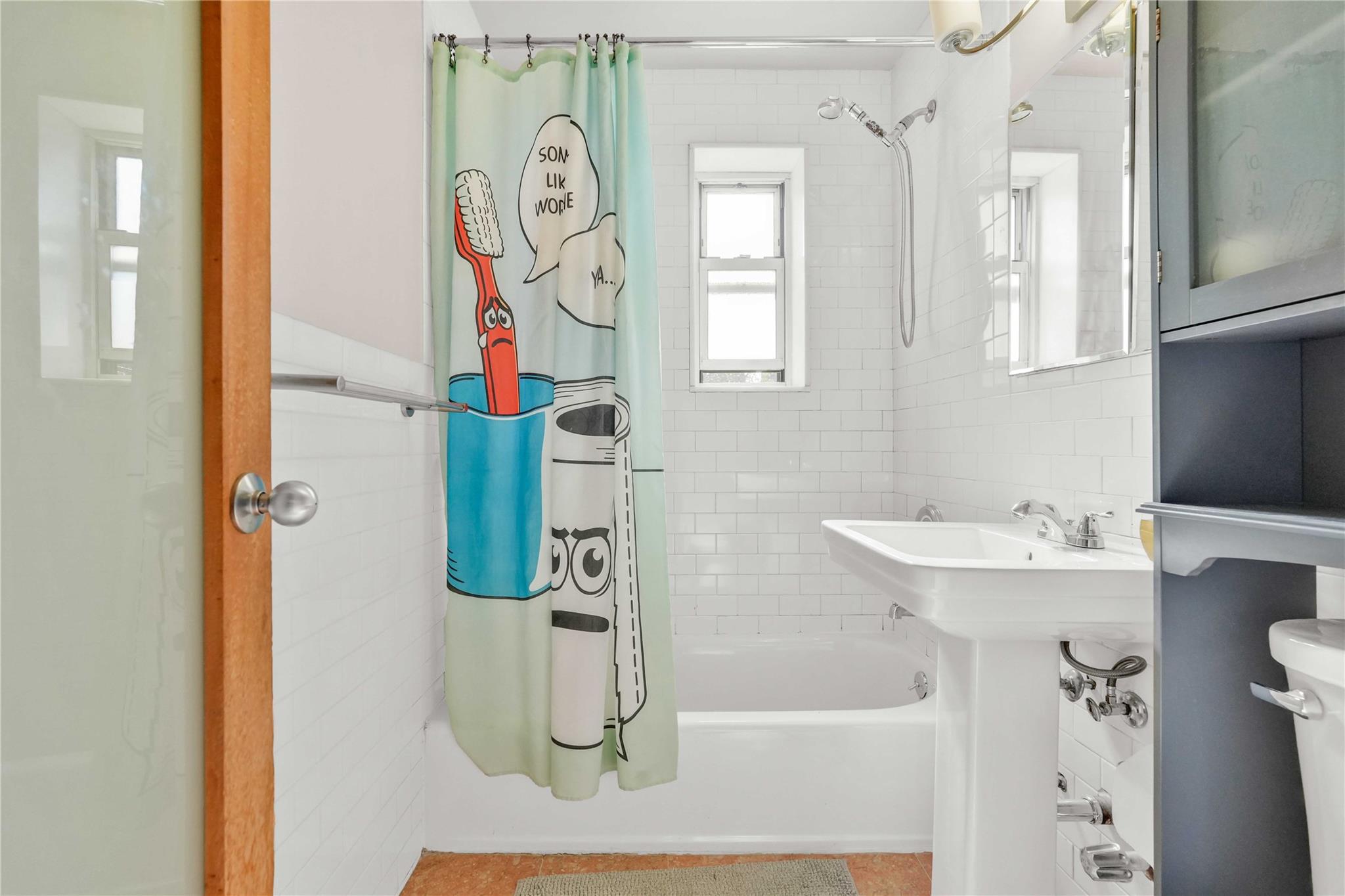 29-49 137 Street # 2H, Flushing, NY 11354