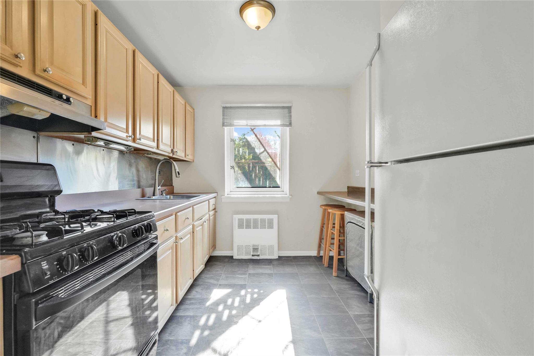 29-49 137 Street # 2H, Flushing, NY 11354