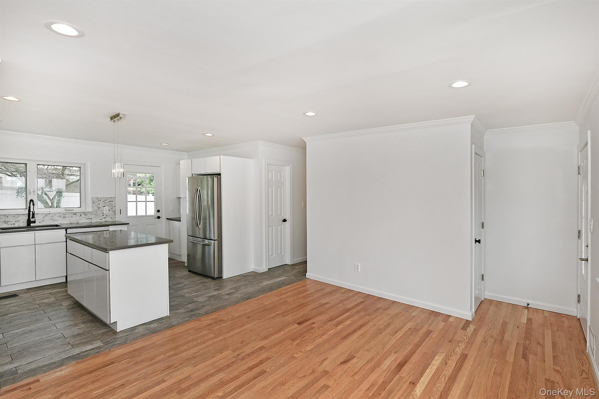 6 Ralph Young Avenue, Glen Cove, NY 11542