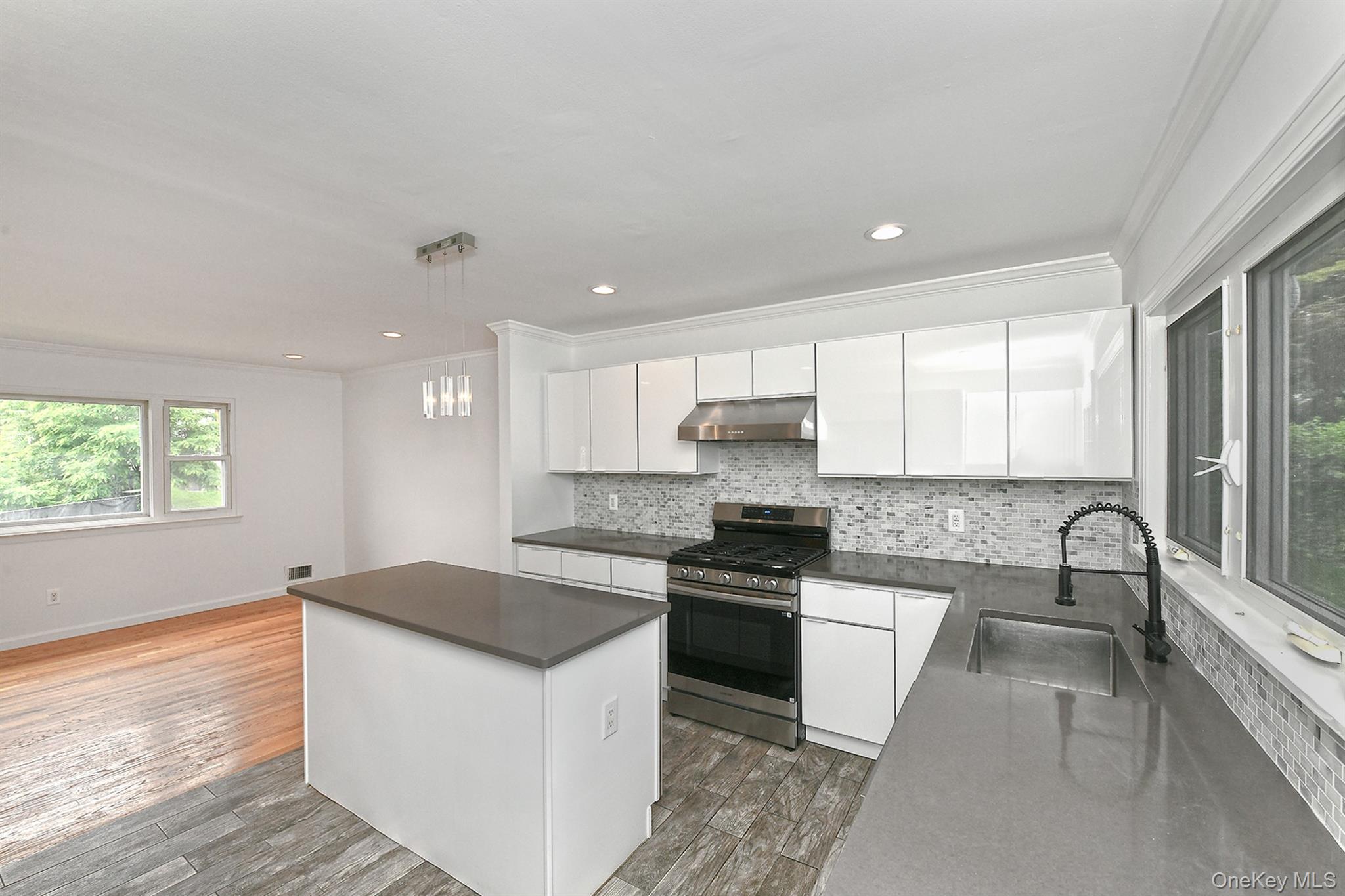 6 Ralph Young Avenue, Glen Cove, NY 11542