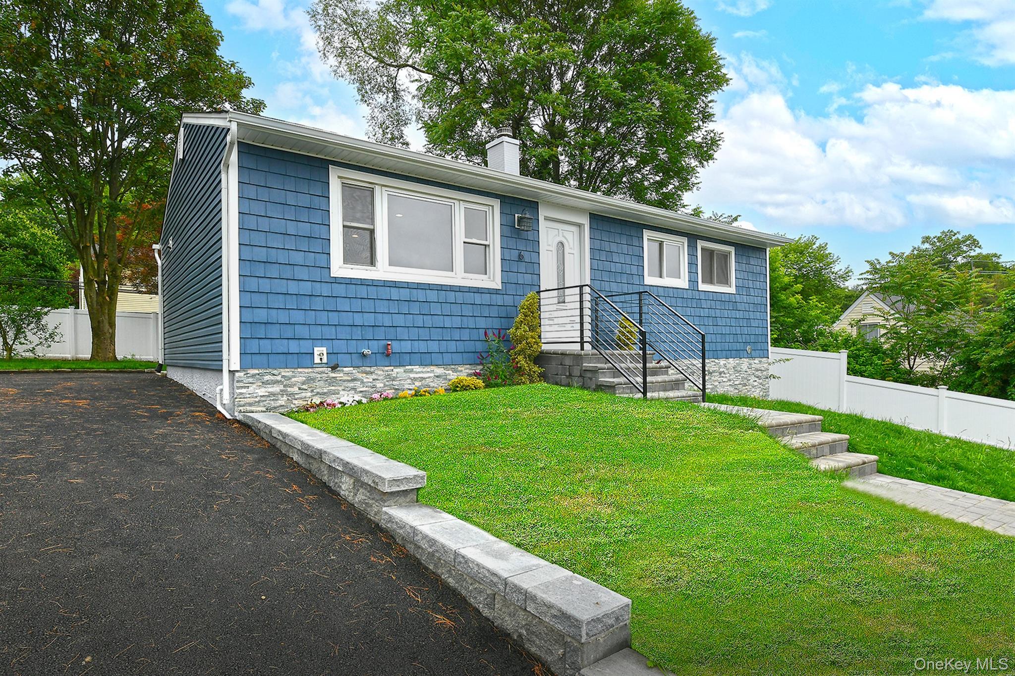 6 Ralph Young Avenue, Glen Cove, NY 11542