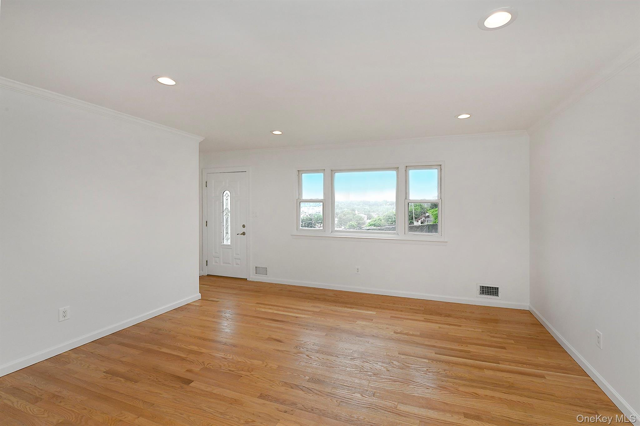 6 Ralph Young Avenue, Glen Cove, NY 11542