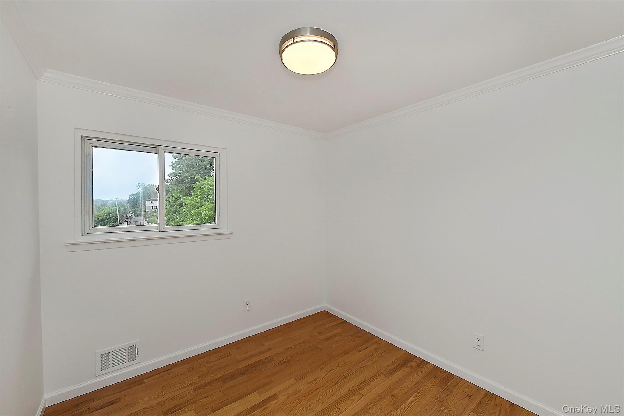 6 Ralph Young Avenue, Glen Cove, NY 11542