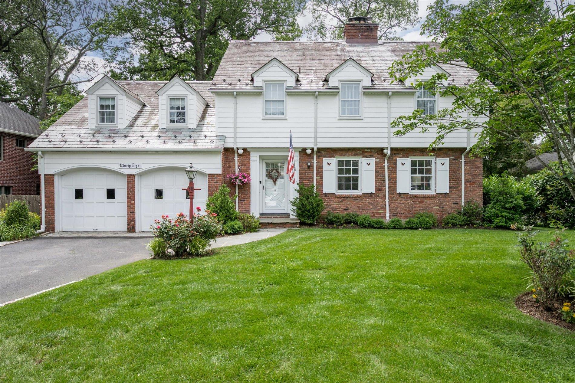 38 Mason Drive, Manhasset, NY 11030