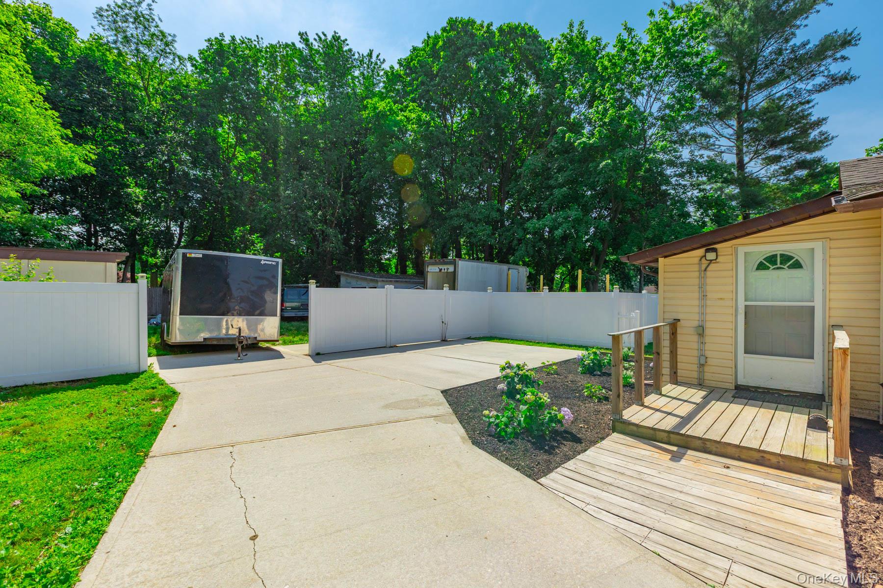 29A Grant Avenue # A, Brentwood, NY 11717