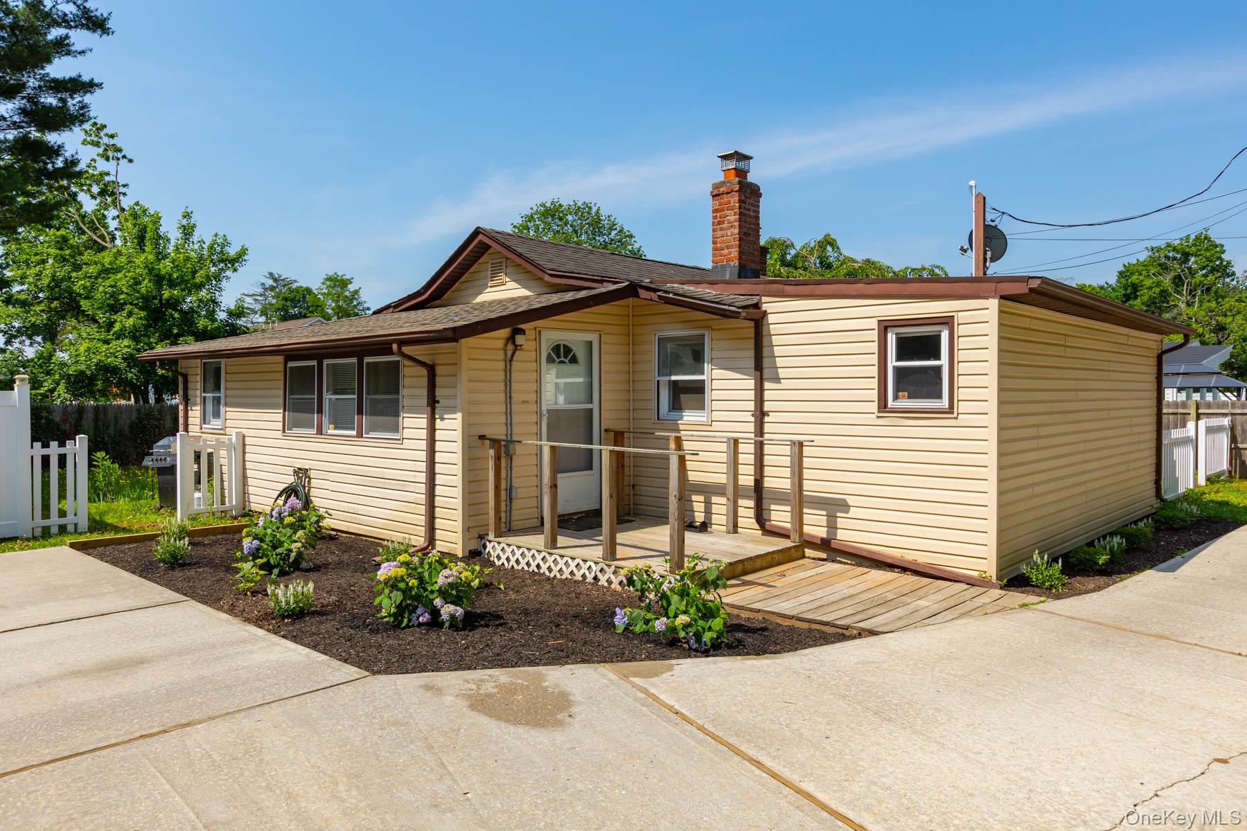 29A Grant Avenue # A, Brentwood, NY 11717