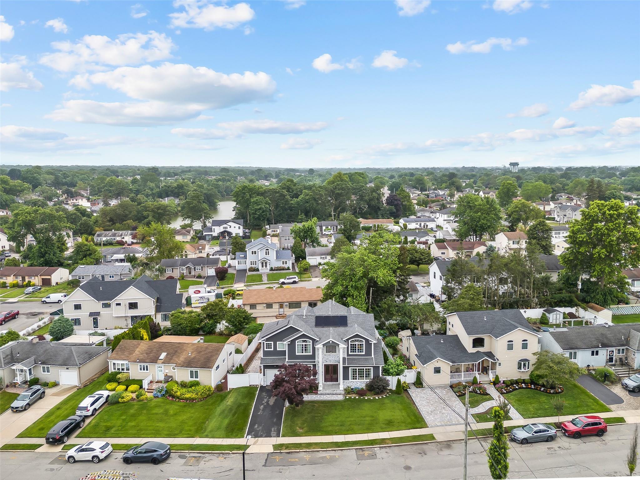 5 Vera Avenue, Plainview, NY 11803