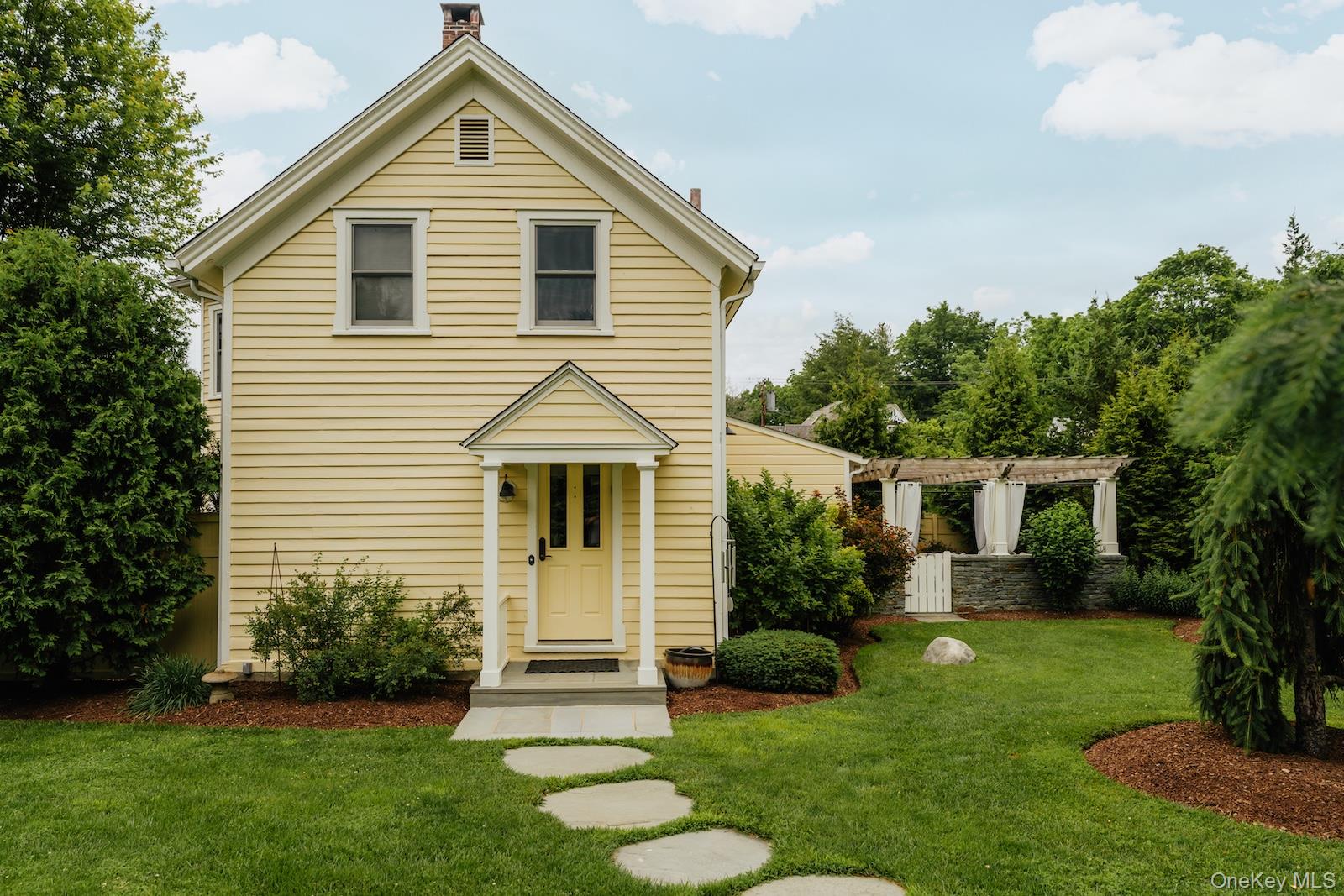 38 Chestnut Street, Rhinebeck, NY 12572