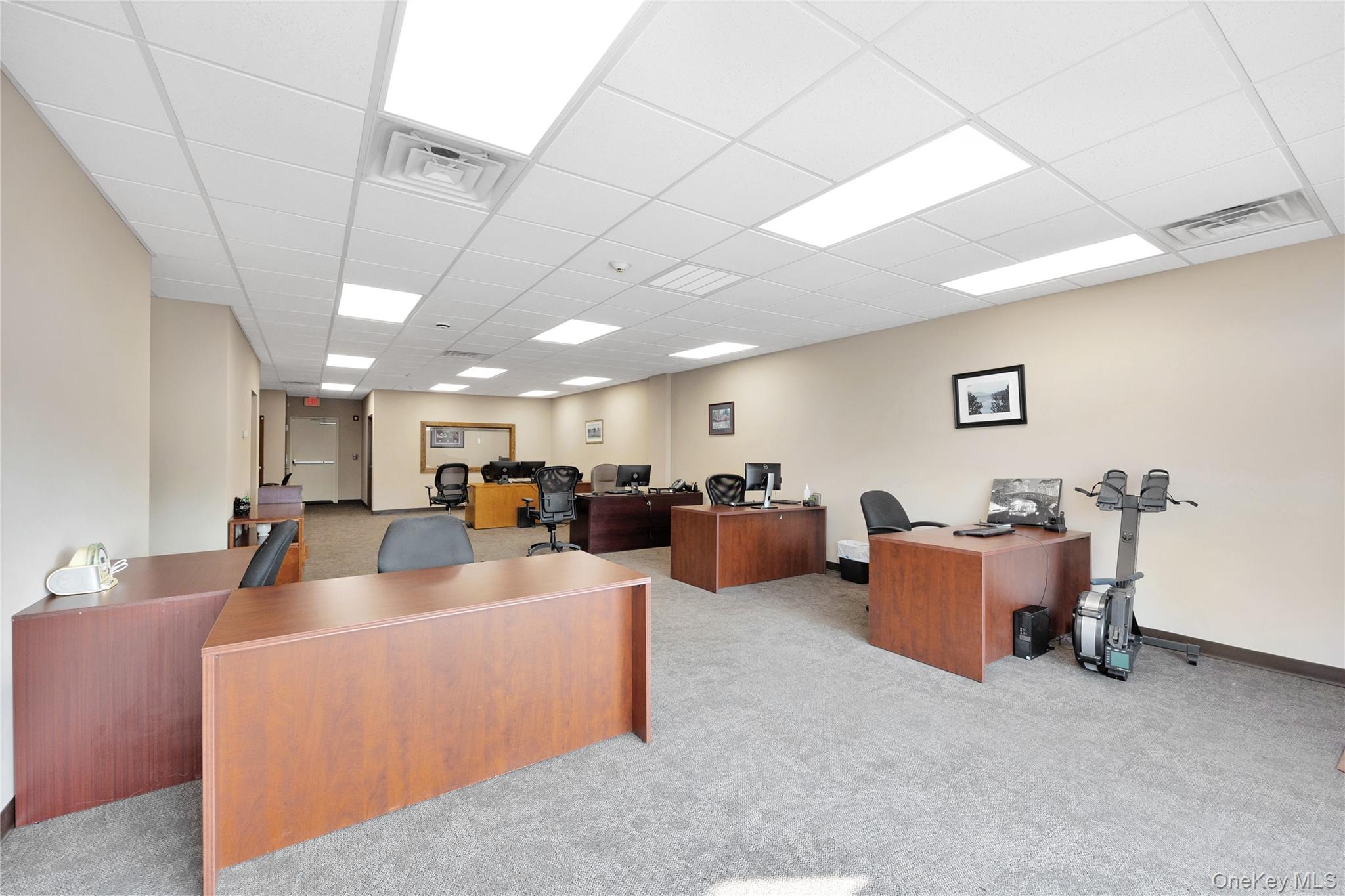 245-249 Montauk Highway, Lindenhurst, NY 11757