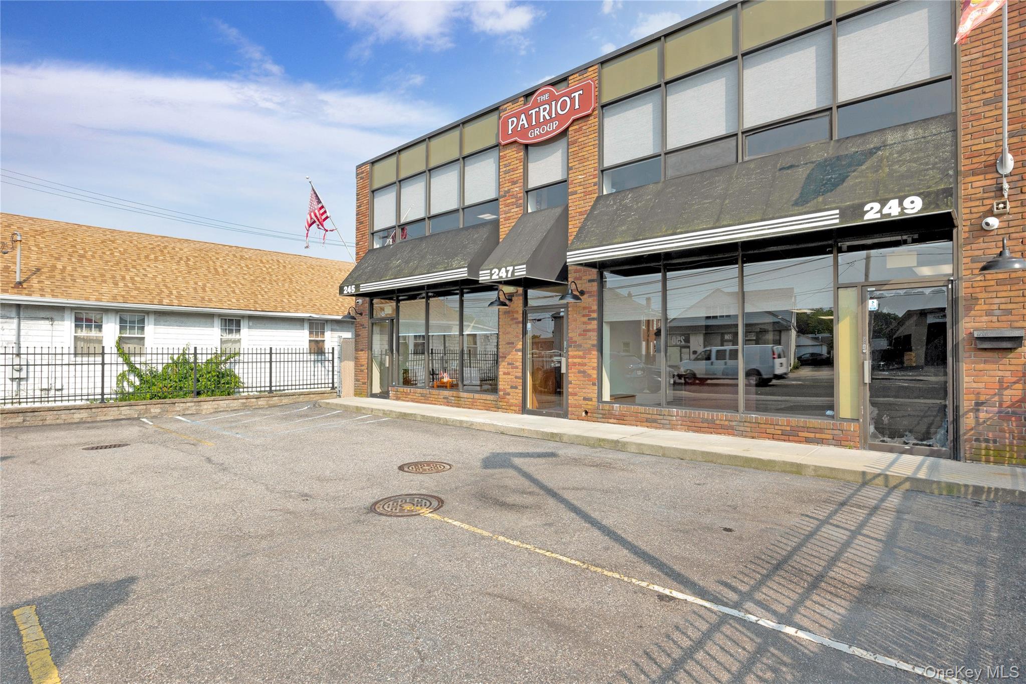 245-249 Montauk Highway, Lindenhurst, NY 11757