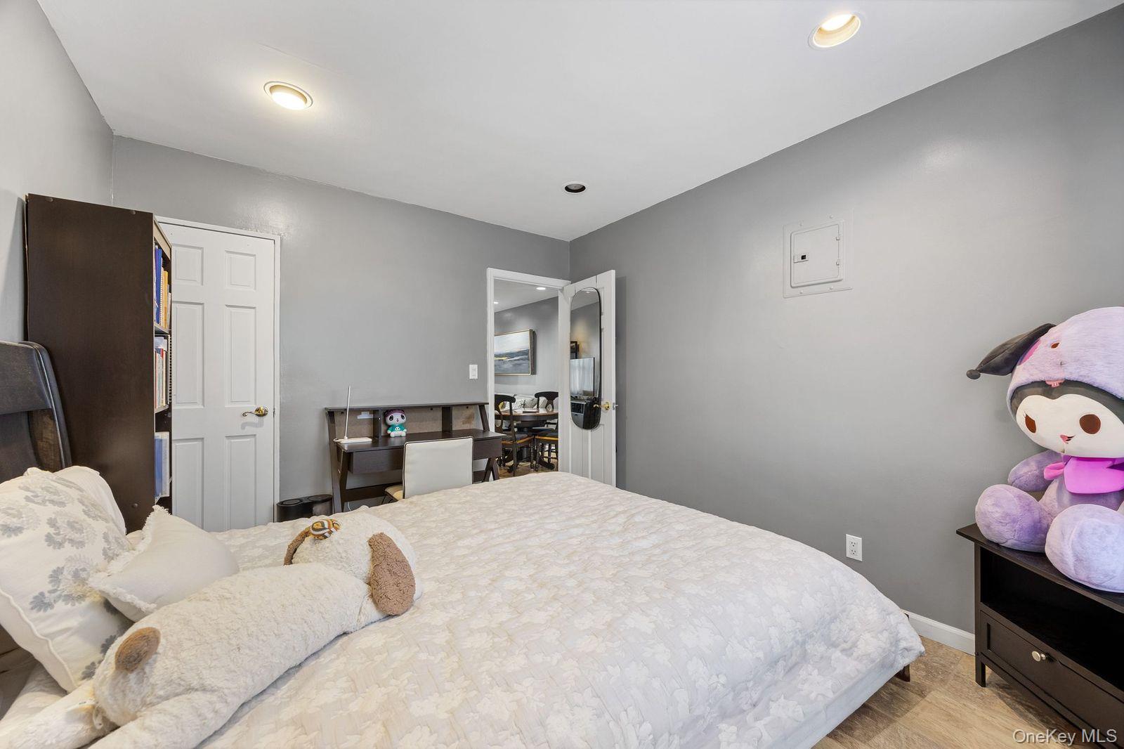 252-23 63 Avenue # 1081, Little Neck, NY 11362