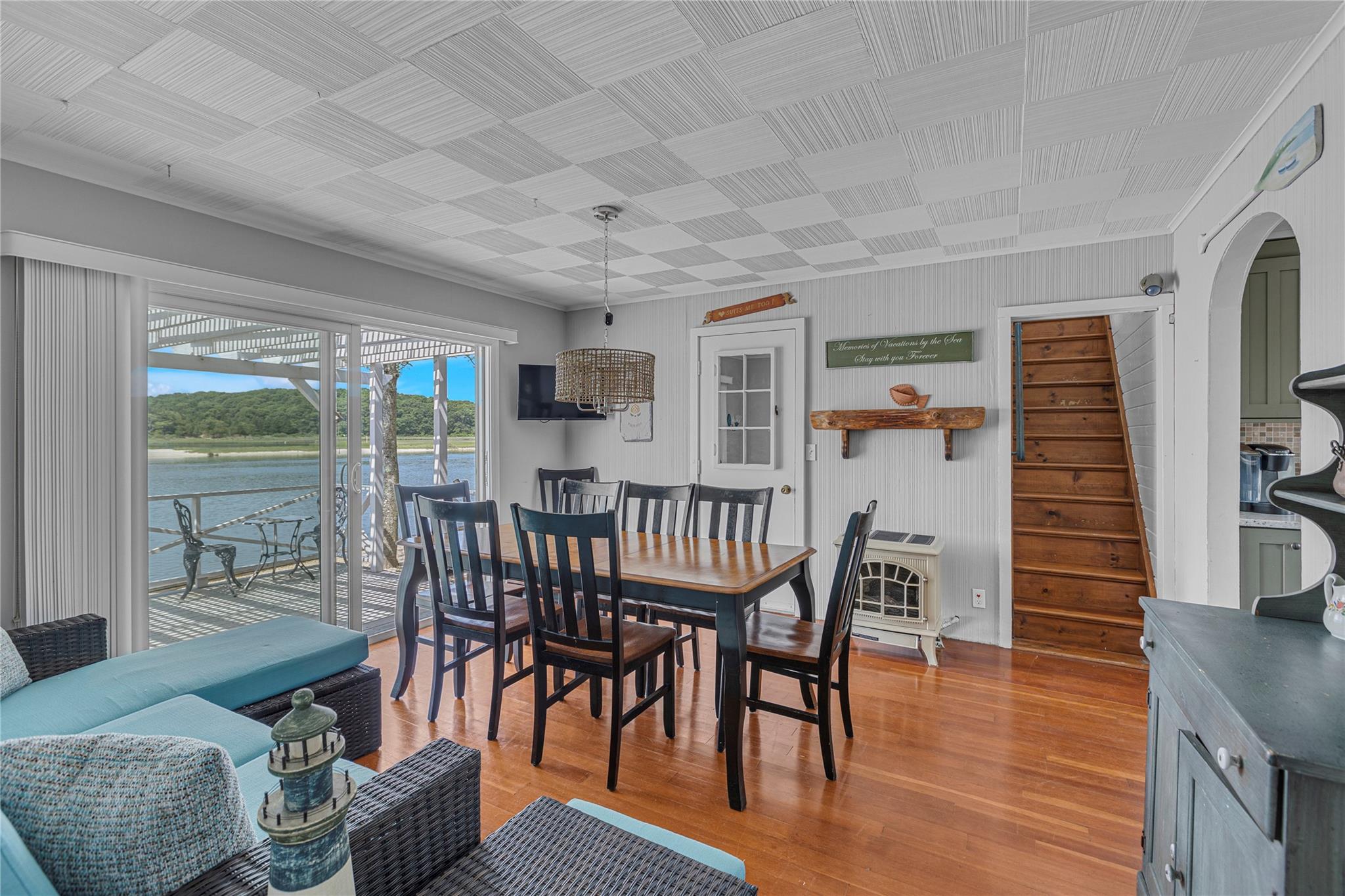 286 Towd Point Road, Southampton, NY 11968