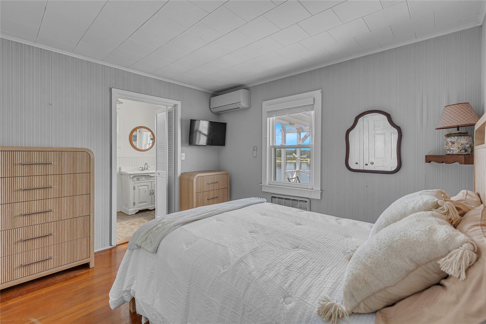 286 Towd Point Road, Southampton, NY 11968