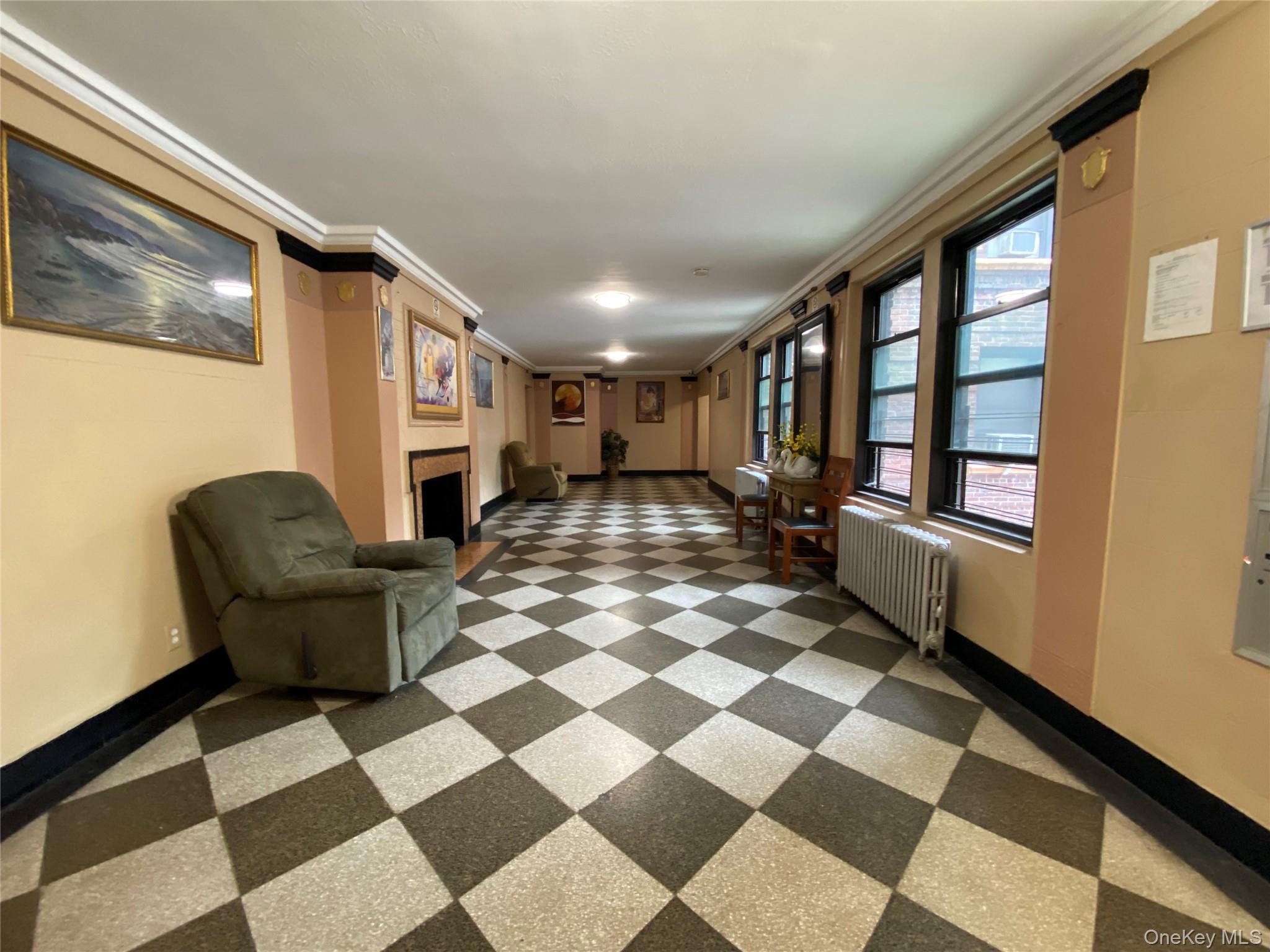 61-40 Saunders Street # D24, Rego Park, NY 11374