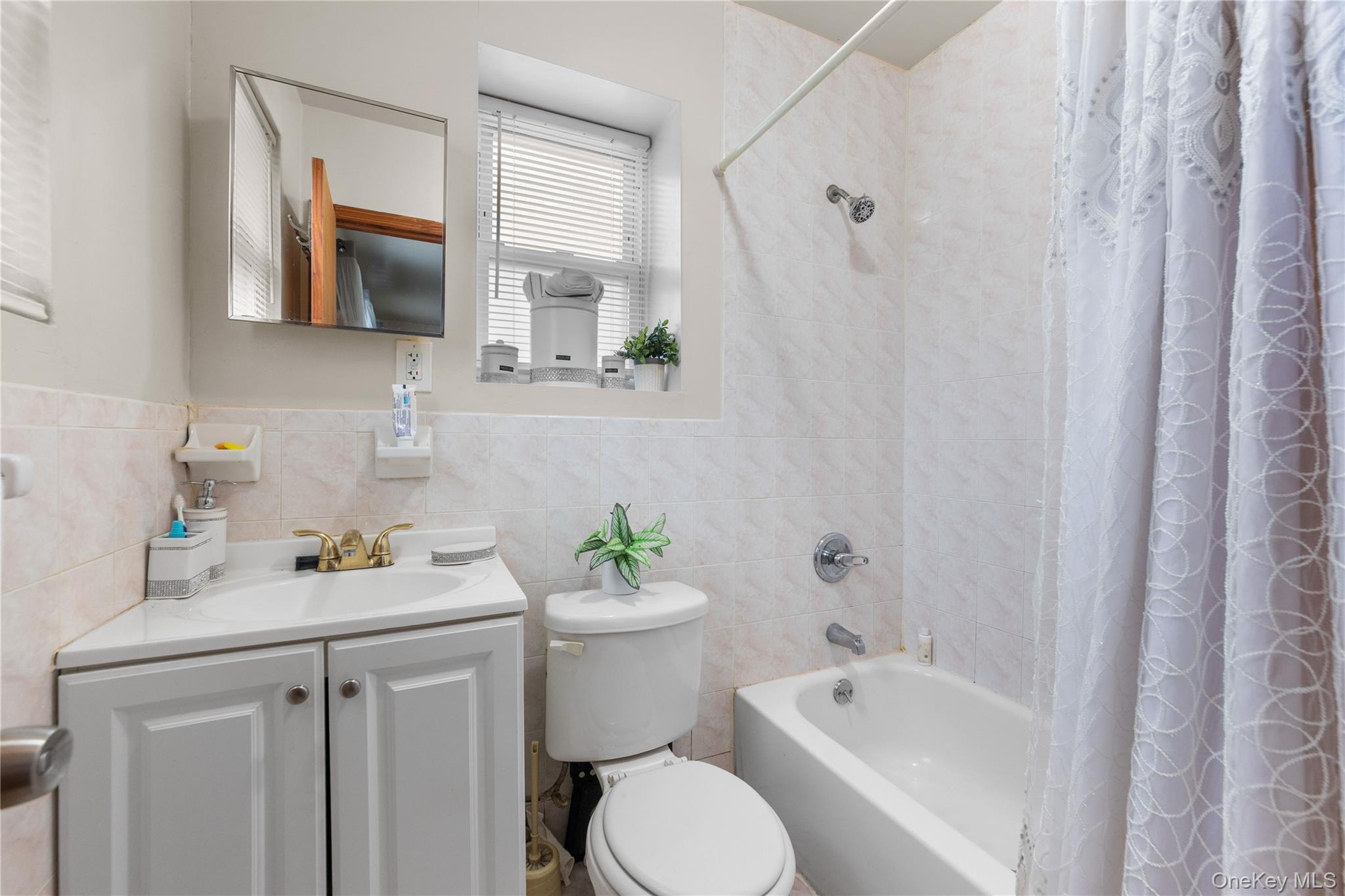 238-47 148th Drive, Rosedale, NY 11422