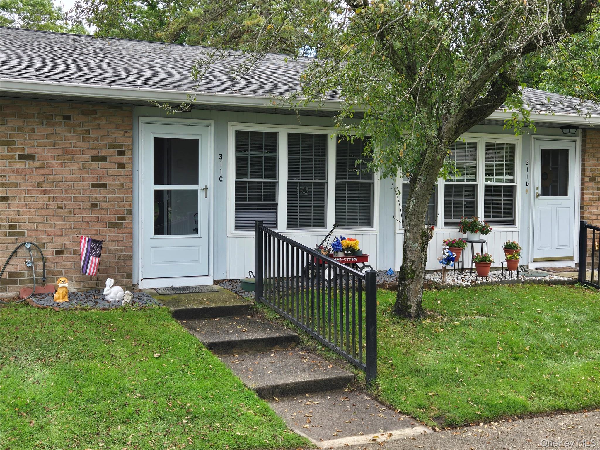 311 Woodbridge Drive # 311-C, Ridge, NY 11961