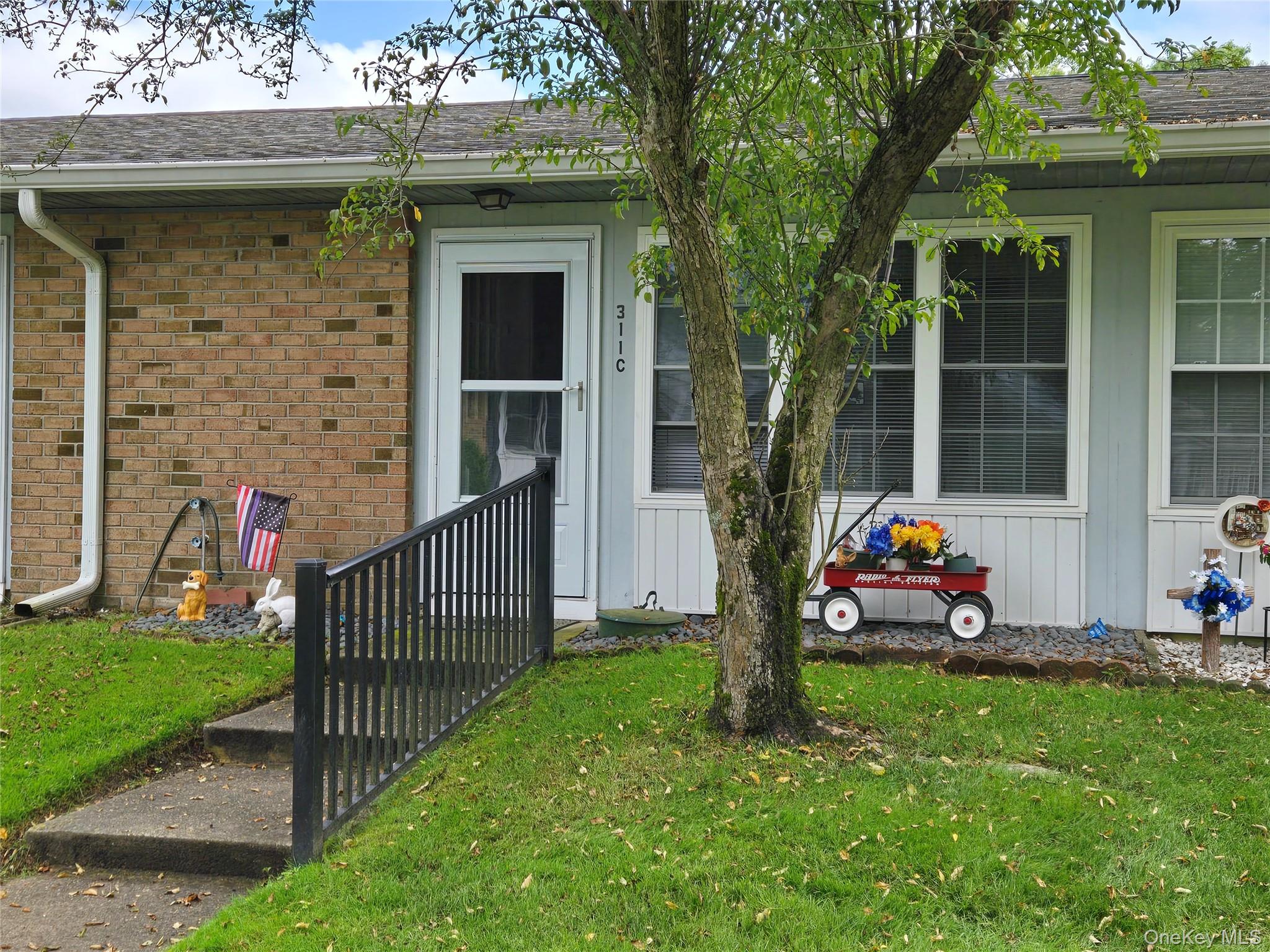 311 Woodbridge Drive # 311-C, Ridge, NY 11961