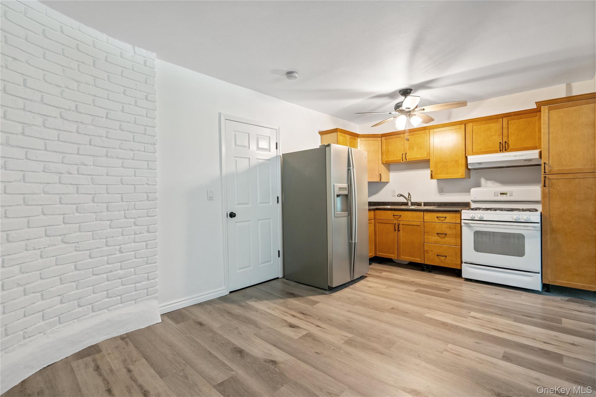 2 Mount Sinai Avenue S, Port Jefferson Station, NY 11776