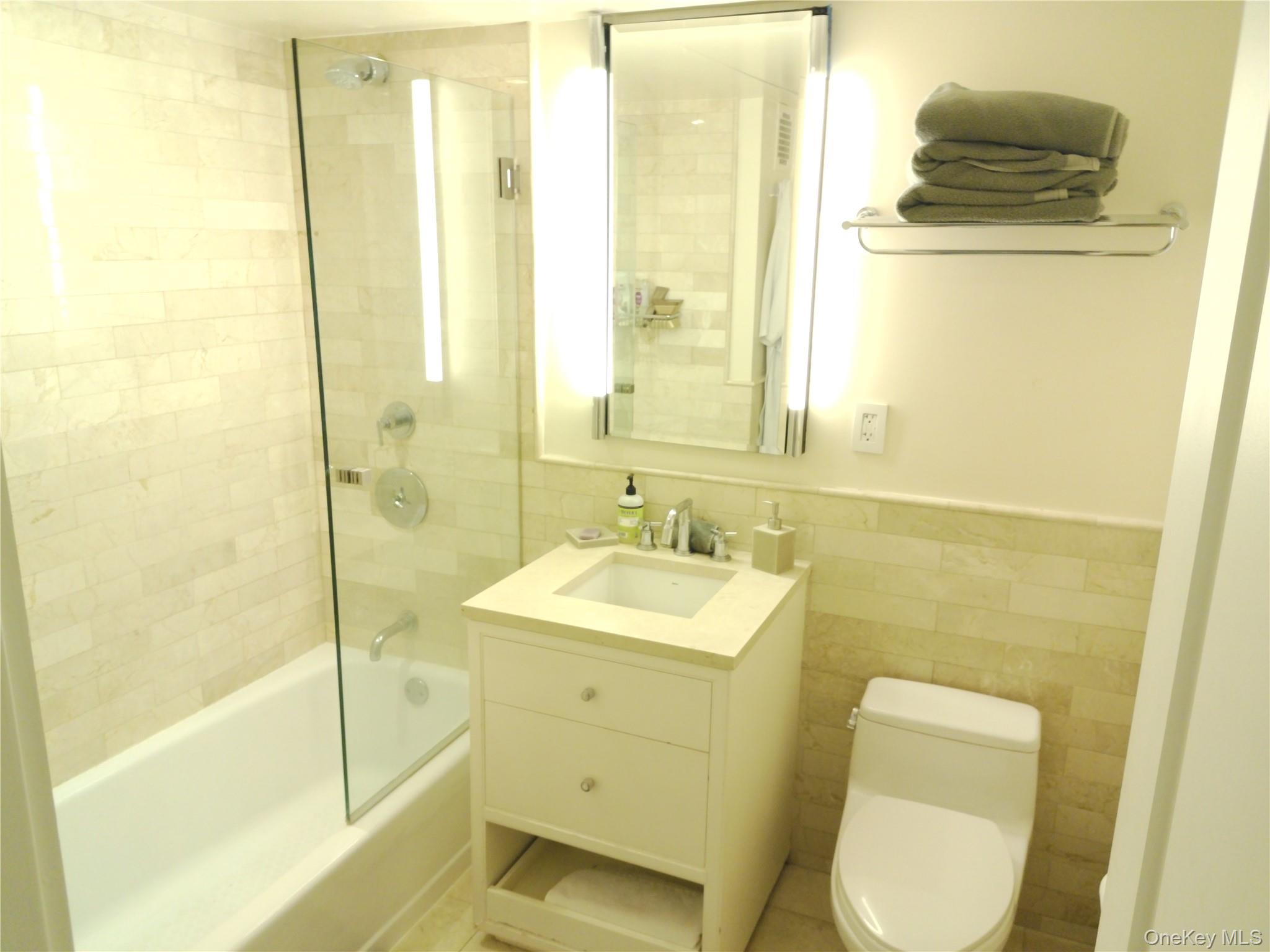 200 E 66th Street # B1503, New York (Manhattan), NY 10065