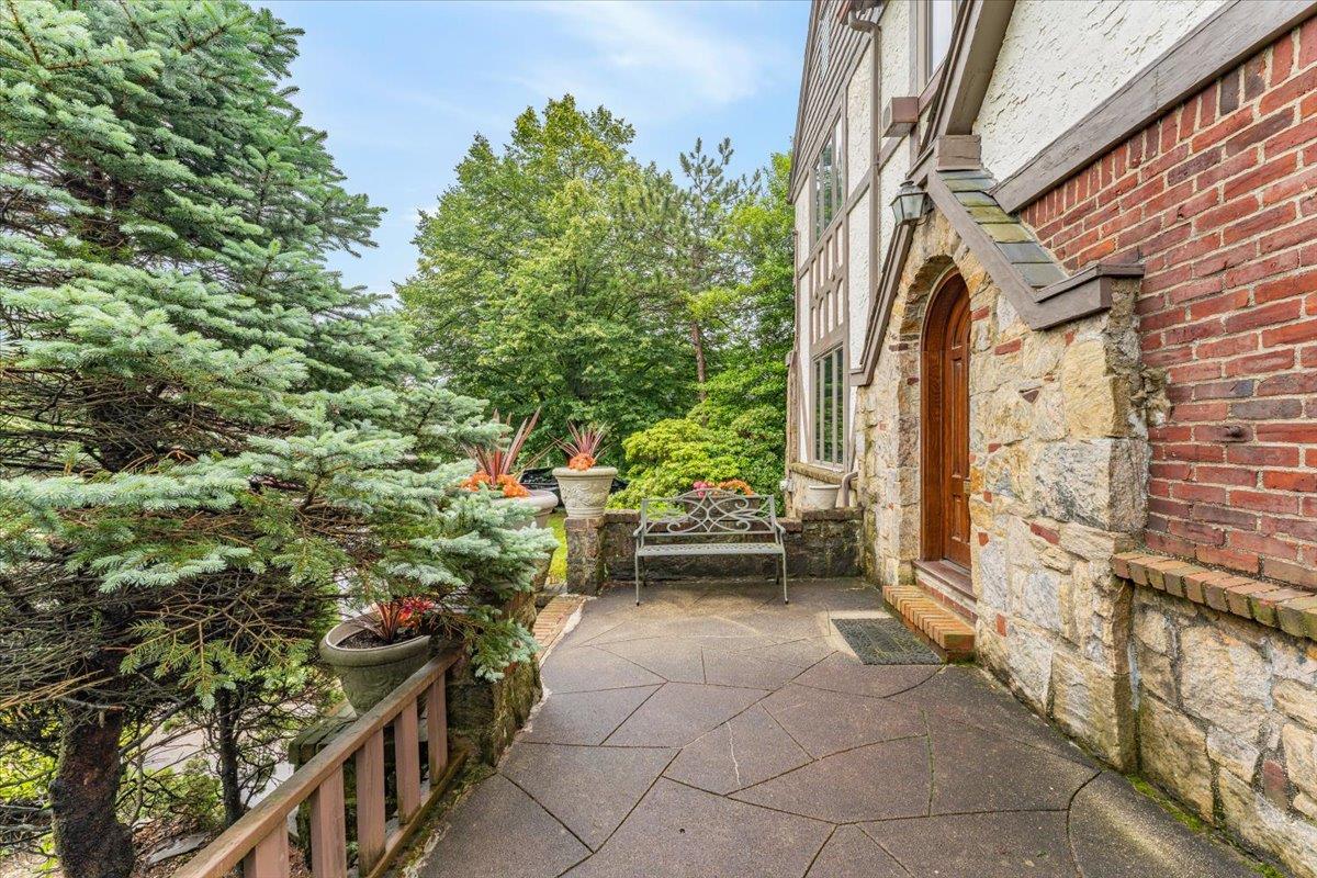 369 Longacre Avenue, Woodmere, NY 11598