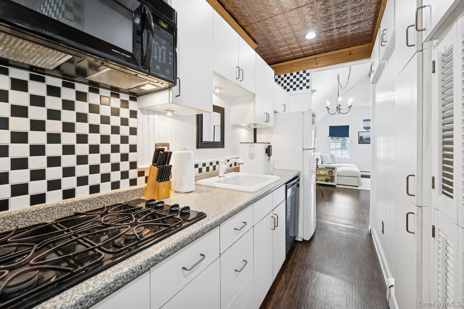 1114 1st Avenue, New Hyde Park, NY 11040