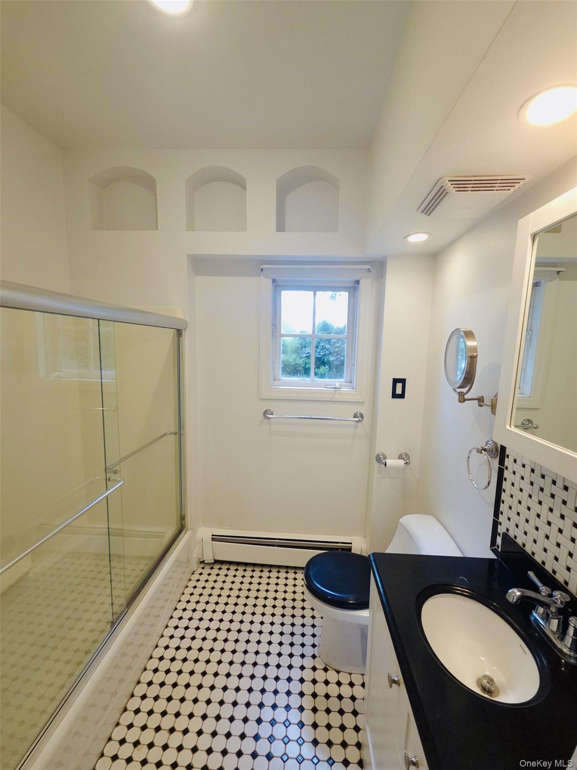 1114 1st Avenue, New Hyde Park, NY 11040