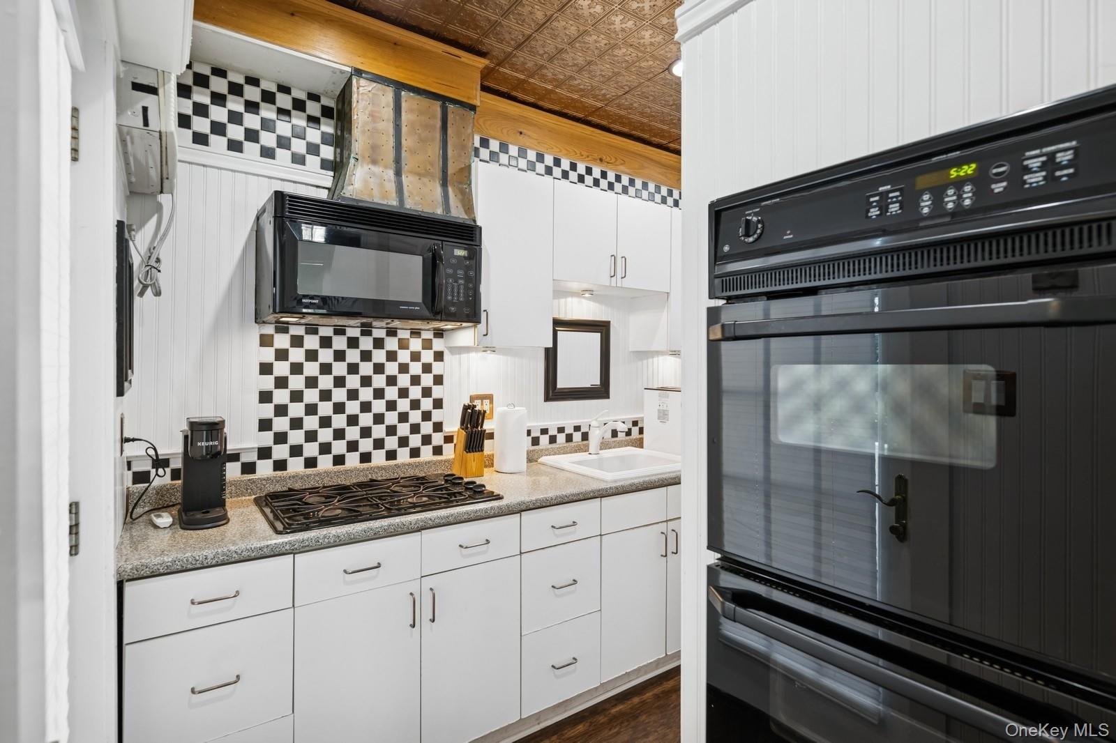 1114 1st Avenue, New Hyde Park, NY 11040