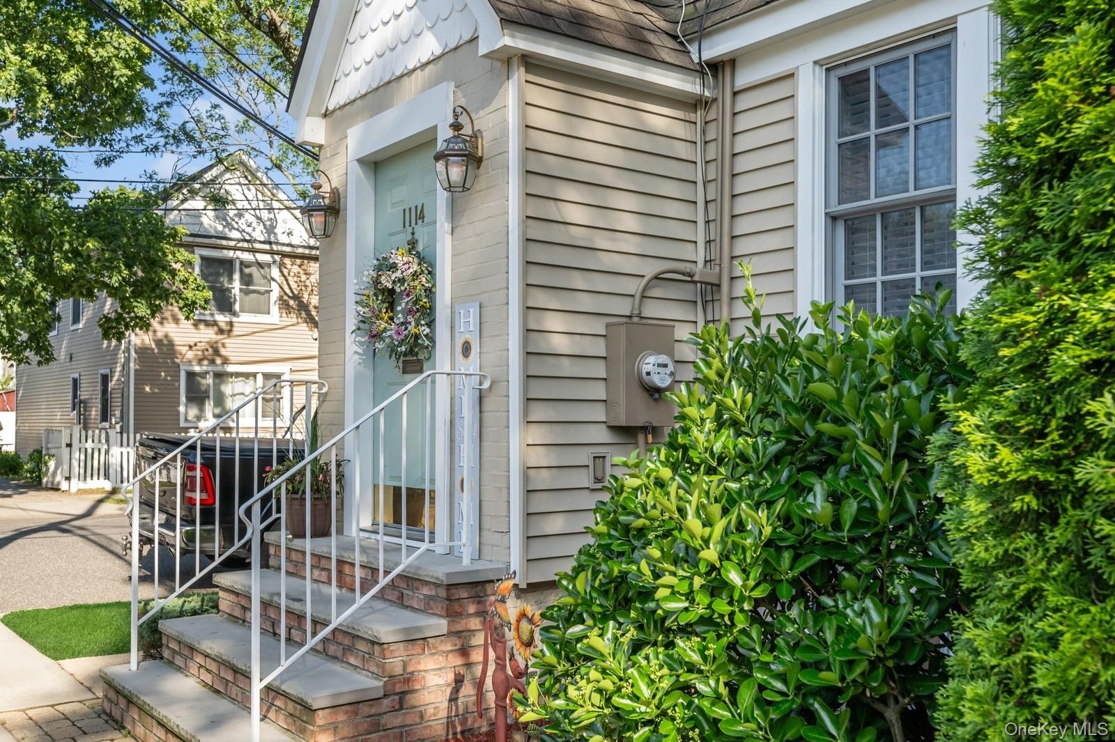 1114 1st Avenue, New Hyde Park, NY 11040