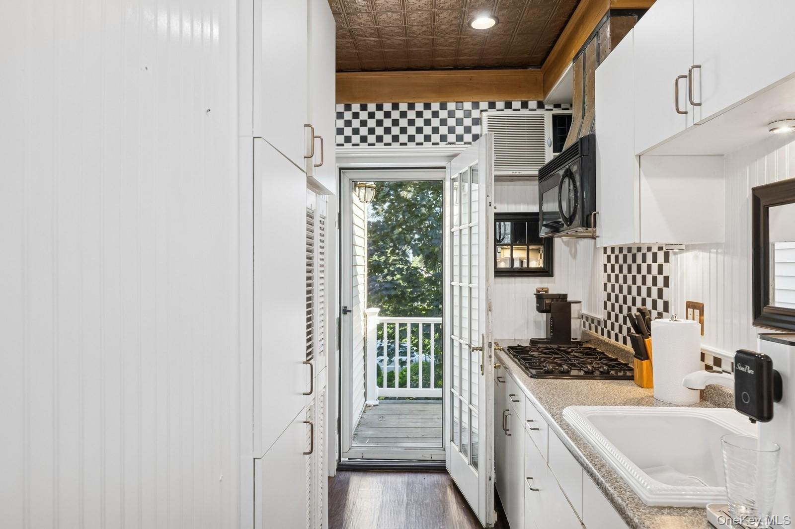 1114 1st Avenue, New Hyde Park, NY 11040