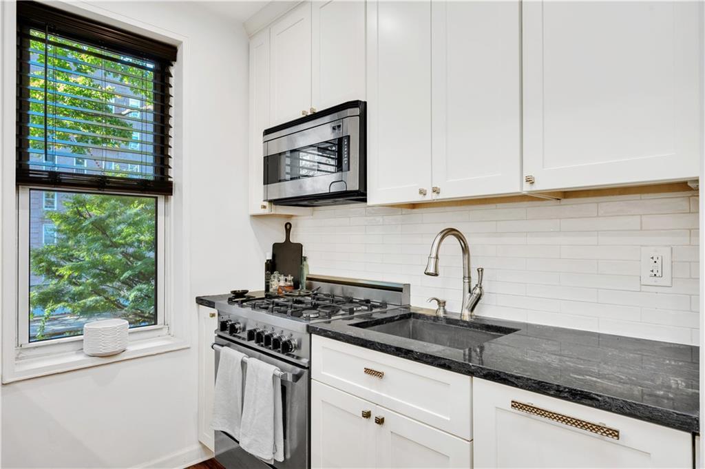 9707 4th Avenue # 3R, Brooklyn, NY 11209