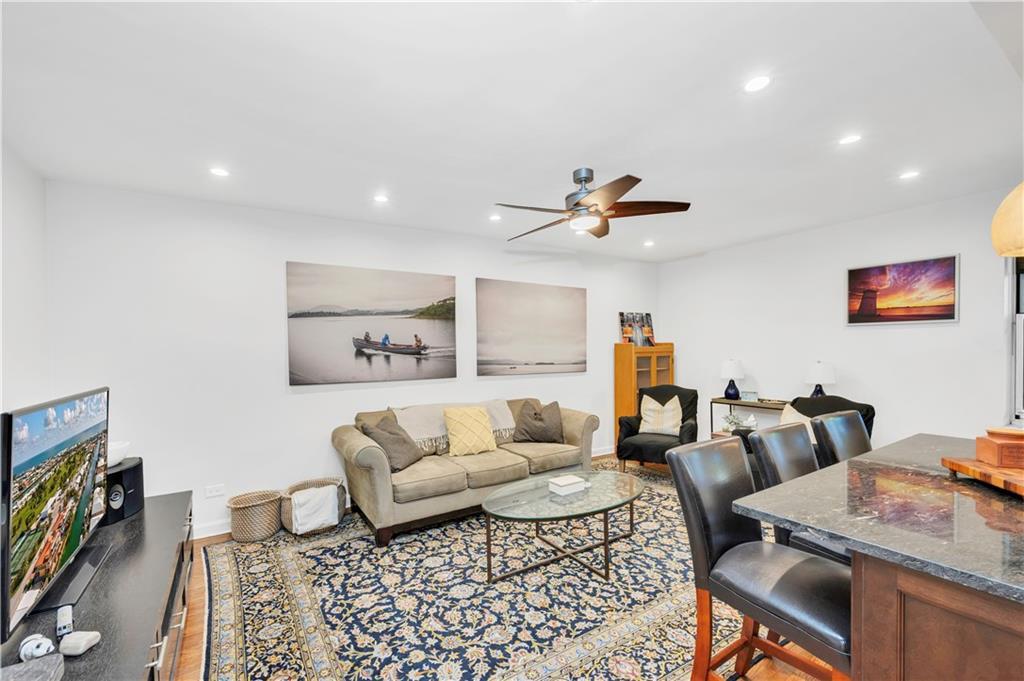 9707 4th Avenue # 3R, Brooklyn, NY 11209