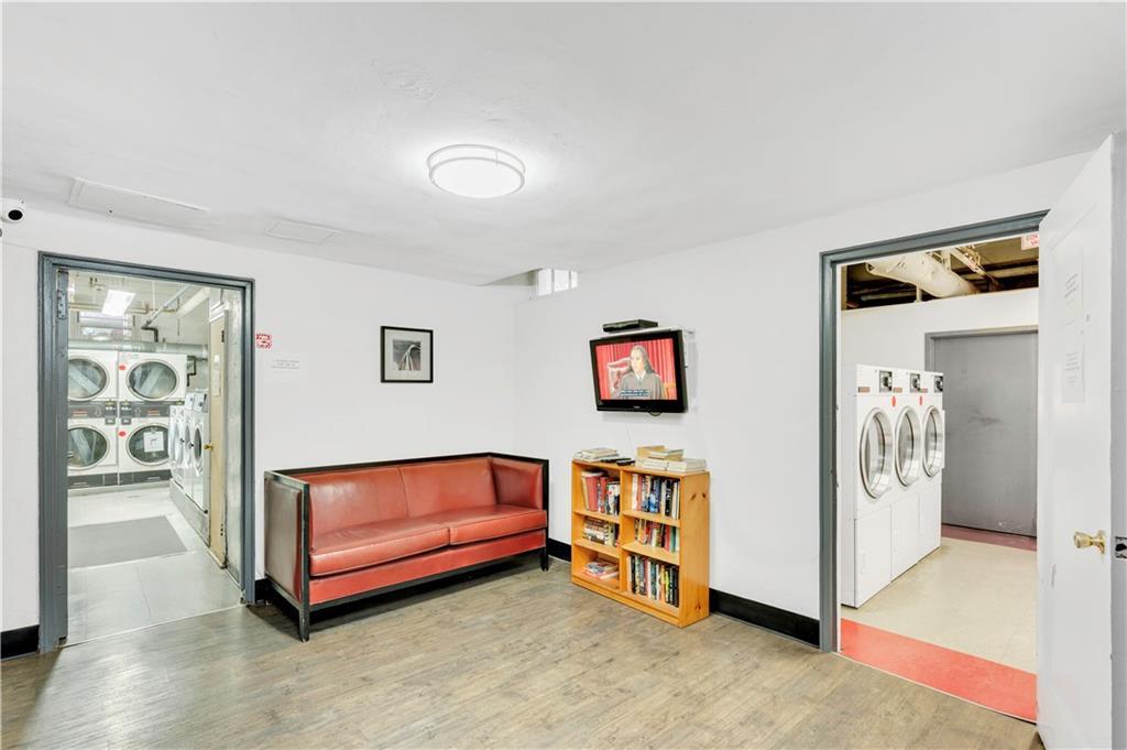 9707 4th Avenue # 3R, Brooklyn, NY 11209