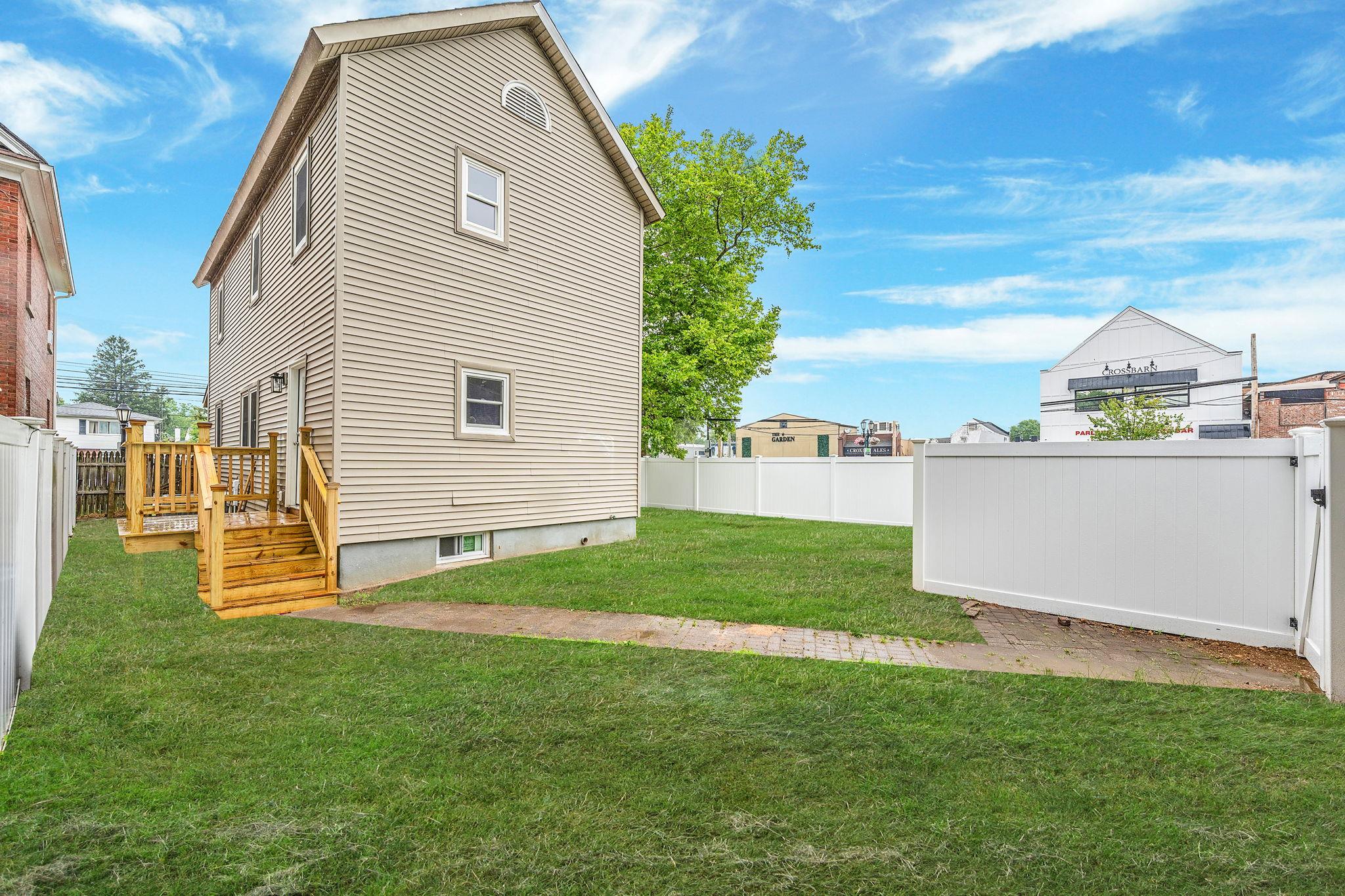 38 S Front Street, Farmingdale, NY 11735
