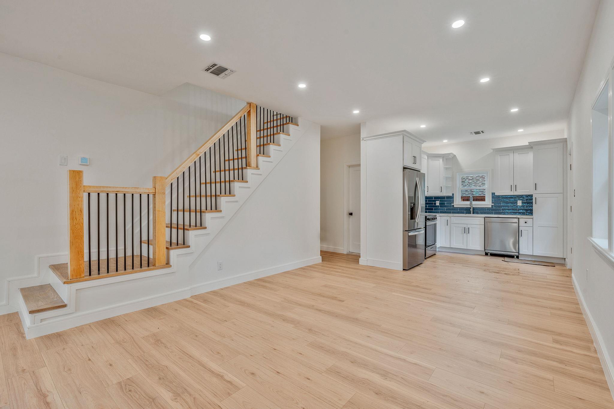 38 S Front Street, Farmingdale, NY 11735