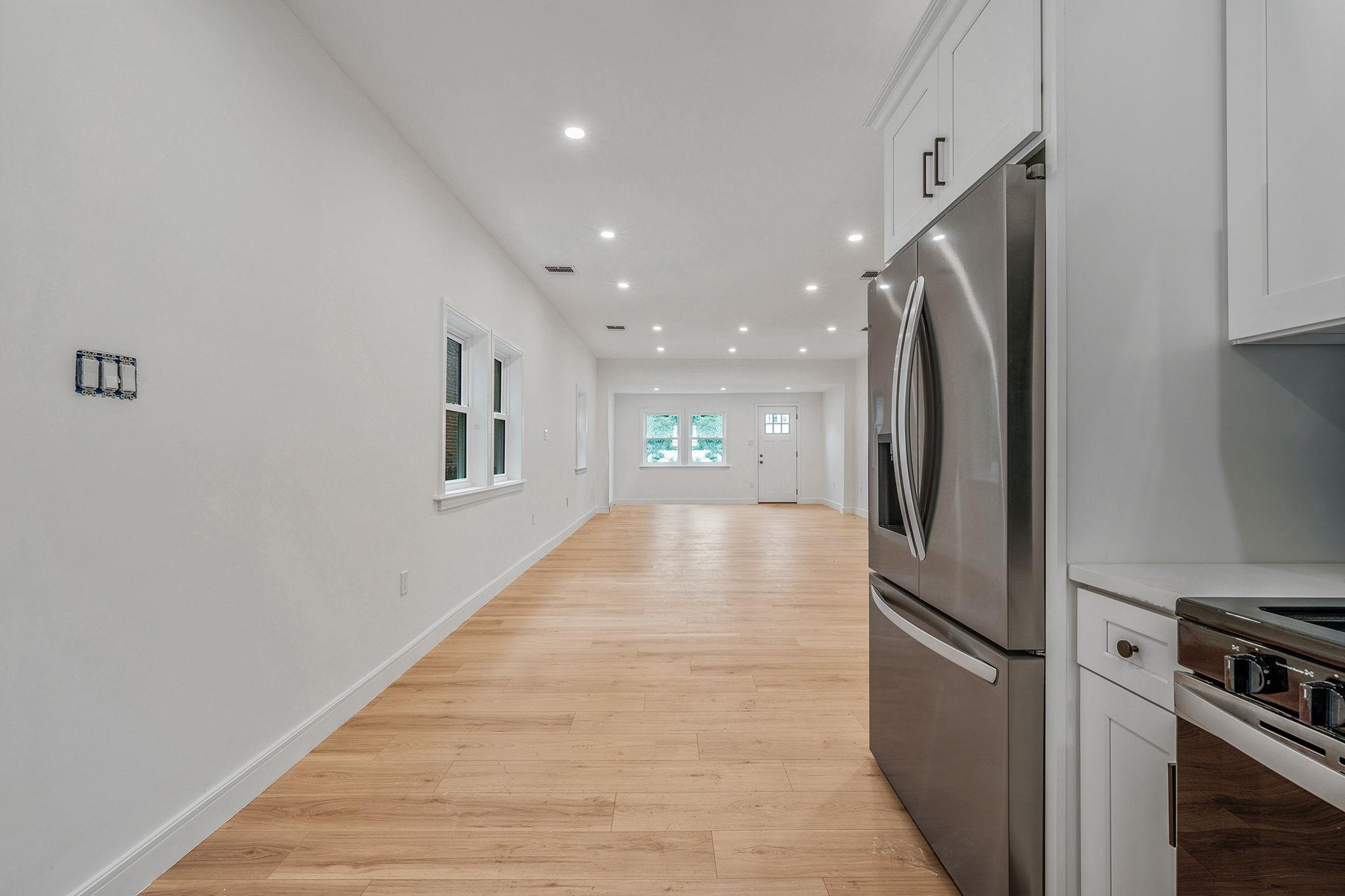 38 S Front Street, Farmingdale, NY 11735